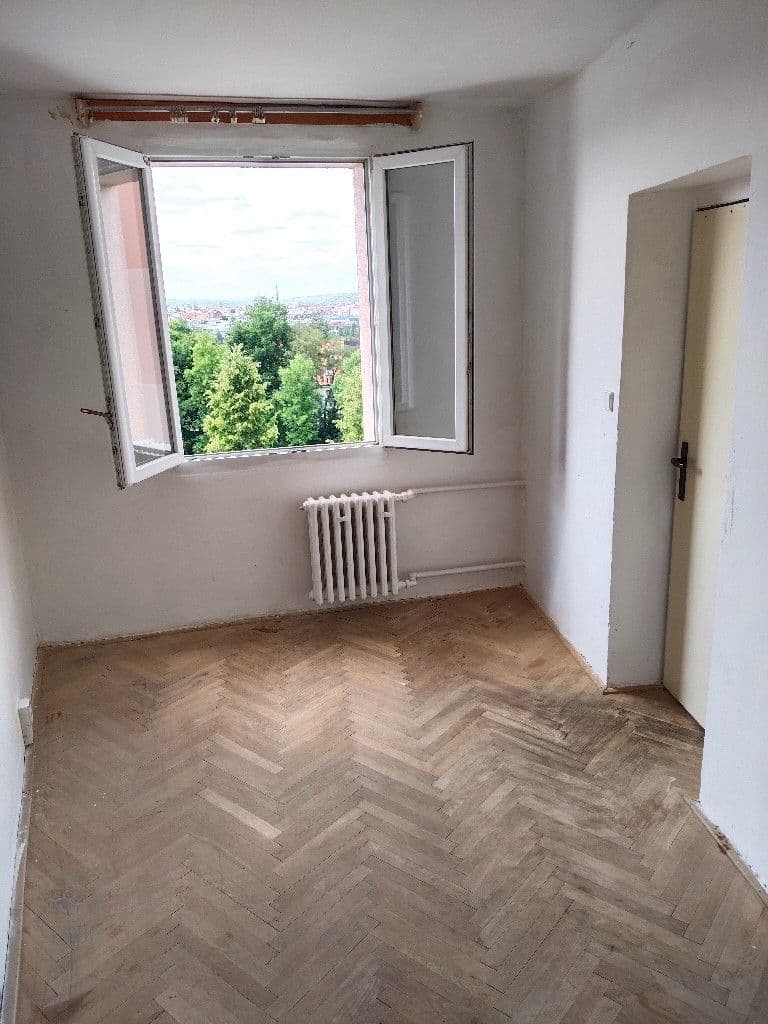 4 bedroom flat to rent, 77 m², Pod Vrchem, Plzeň, Plzeňský Region 4 bedroom flat to rent, 77 m², Pod Vrchem, Plzeň, Plzeňský Region