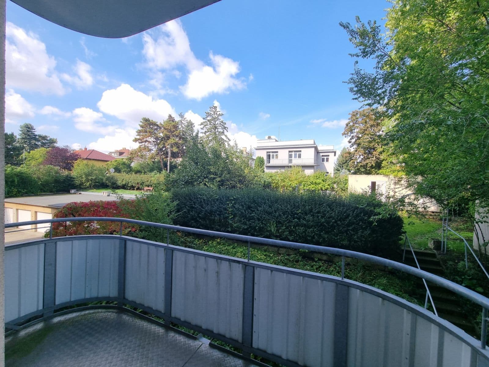 1 bedroom with open-plan kitchen flat to rent, 48 m², Malešická, Prague, Prague 1 bedroom with open-plan kitchen flat to rent, 48 m², Malešická, Prague, Prague