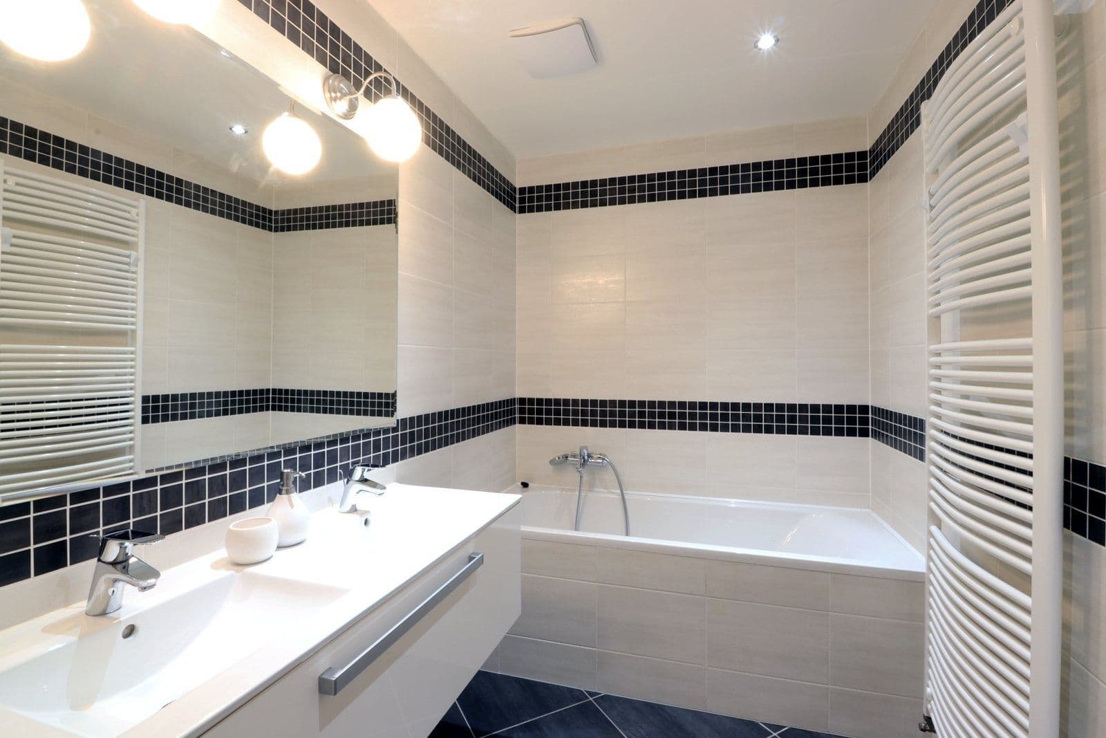 3 bedroom with open-plan kitchen flat to rent, 110 m², Kadečkové, Prague, Prague 3 bedroom with open-plan kitchen flat to rent, 110 m², Kadečkové, Prague, Prague