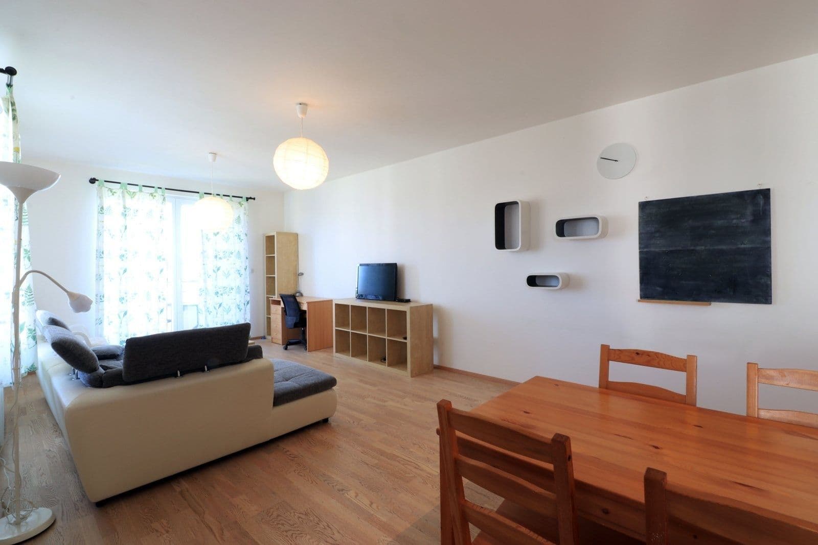 3 bedroom with open-plan kitchen flat to rent, 110 m², Kadečkové, Prague, Prague 3 bedroom with open-plan kitchen flat to rent, 110 m², Kadečkové, Prague, Prague