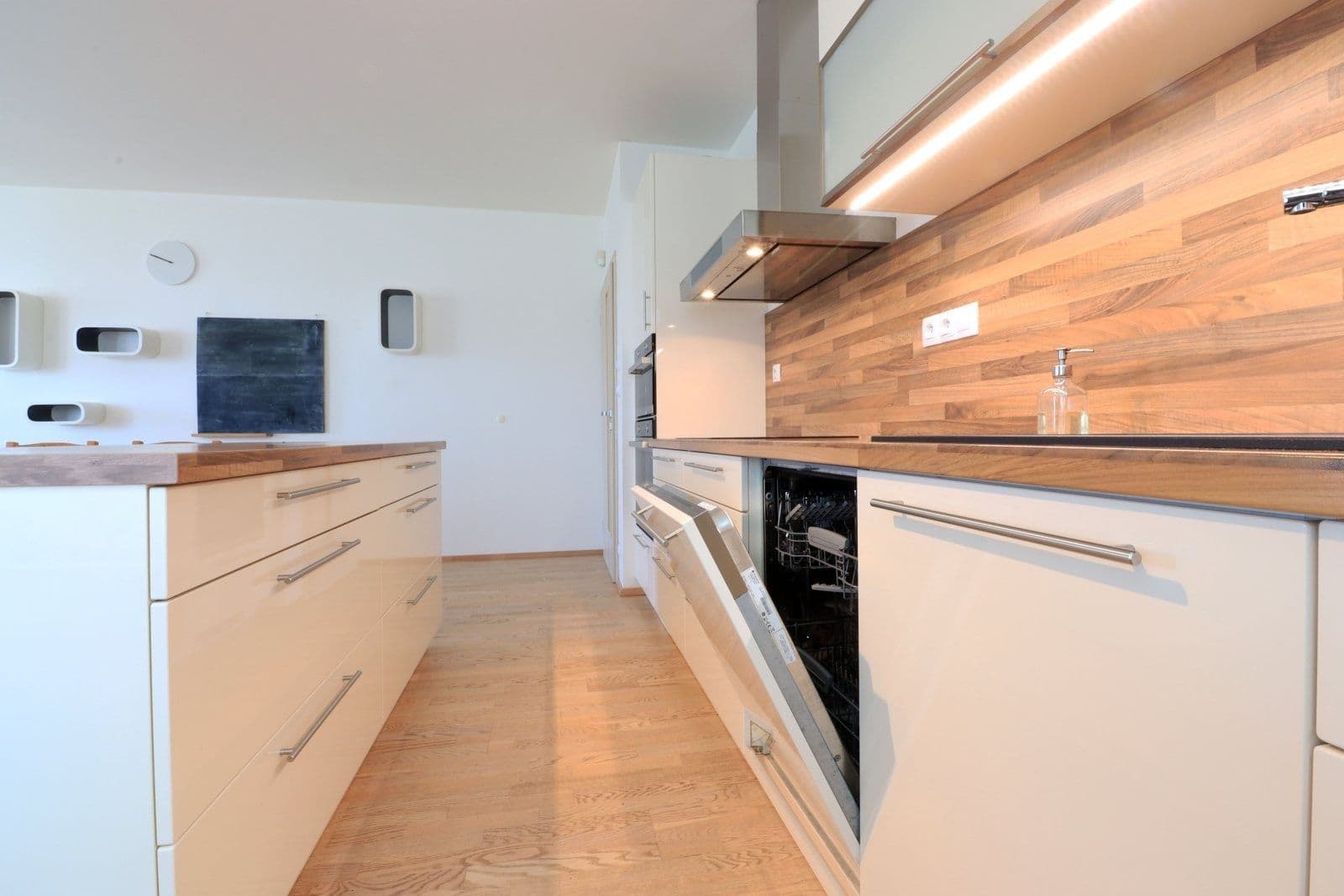 3 bedroom with open-plan kitchen flat to rent, 110 m², Kadečkové, Prague, Prague 3 bedroom with open-plan kitchen flat to rent, 110 m², Kadečkové, Prague, Prague