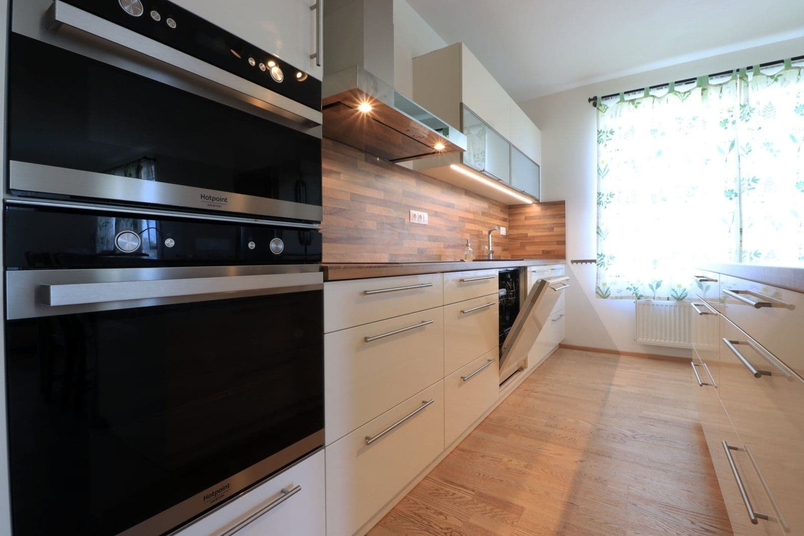 3 bedroom with open-plan kitchen flat to rent, 110 m², Kadečkové, Prague, Prague 3 bedroom with open-plan kitchen flat to rent, 110 m², Kadečkové, Prague, Prague