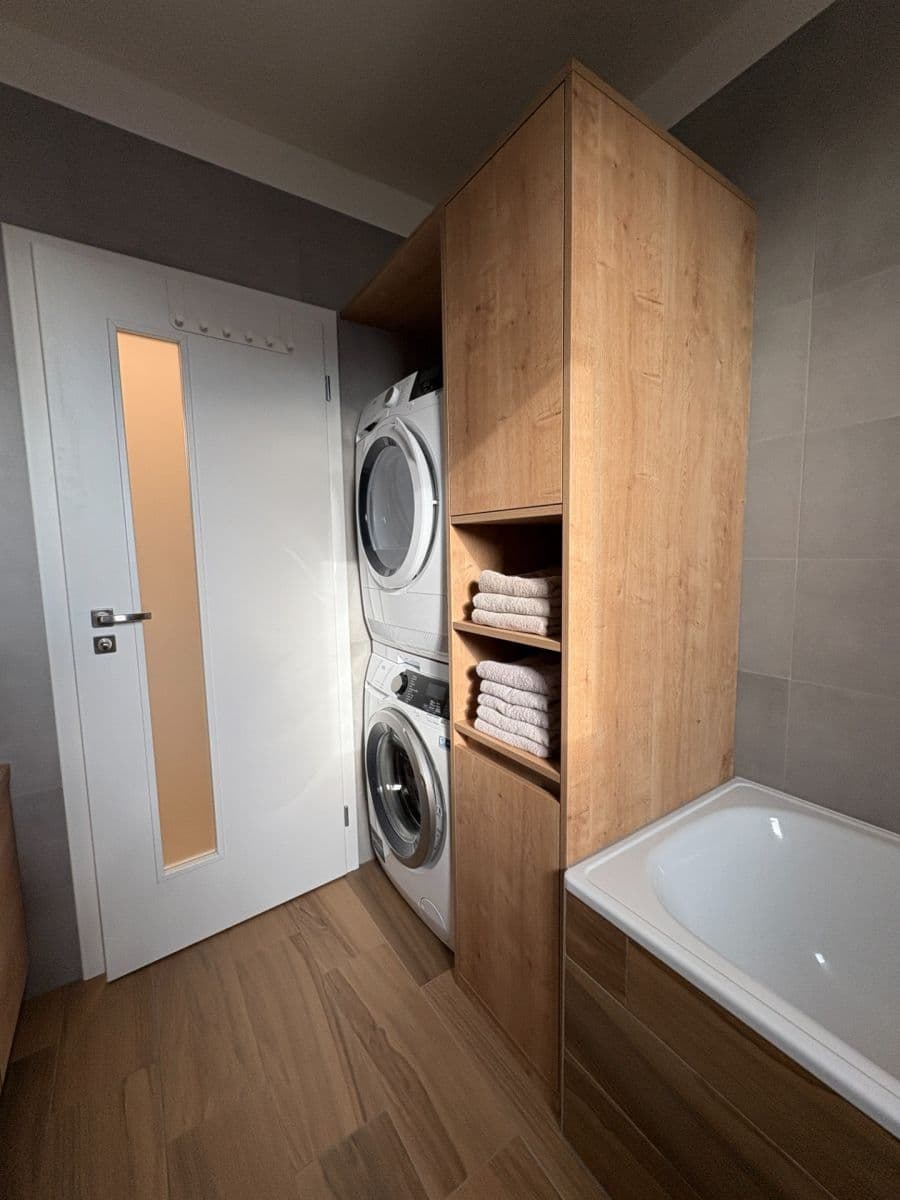 2 bedroom with open-plan kitchen flat for sale, 78 m², Polerady, Středočeský Region 2 bedroom with open-plan kitchen flat for sale, 78 m², Polerady, Středočeský Region