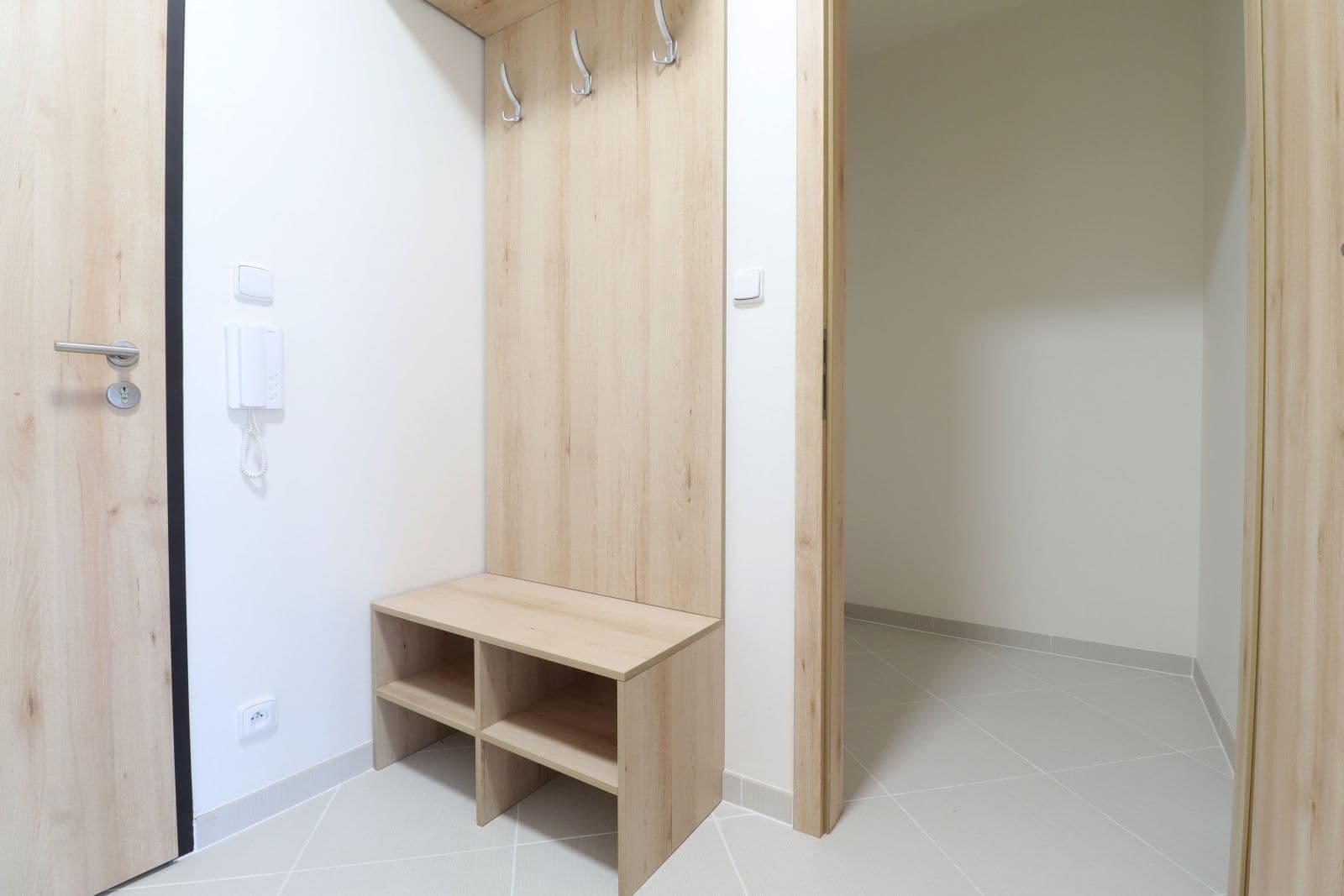 Studio flat to rent, 47 m², Baarové, Prague, Prague Studio flat to rent, 47 m², Baarové, Prague, Prague