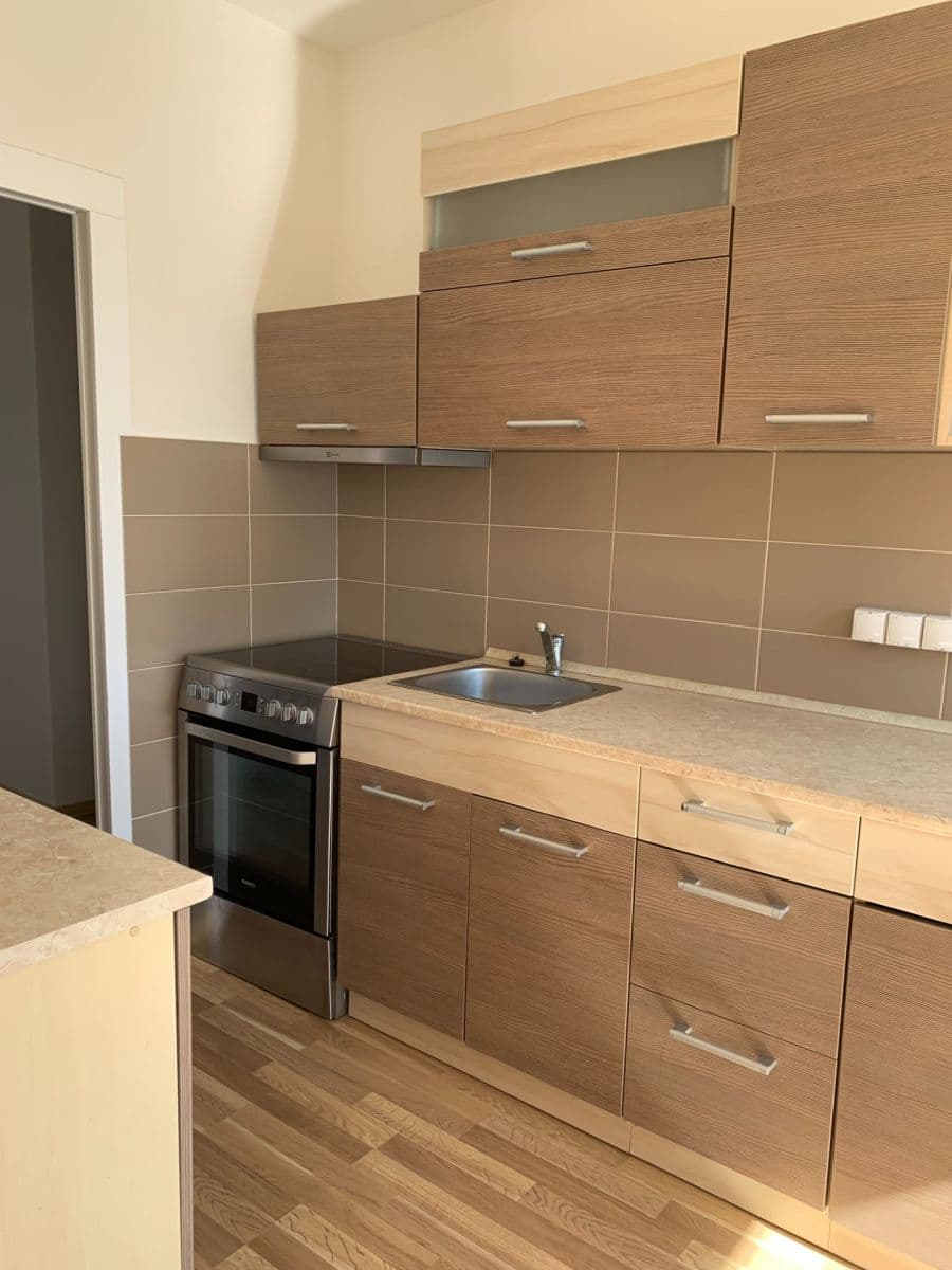 2 bedroom flat to rent, 50 m², sídliště U Nádraží, Jindřichův Hradec, Jihočeský Region 2 bedroom flat to rent, 50 m², sídliště U Nádraží, Jindřichův Hradec, Jihočeský Region