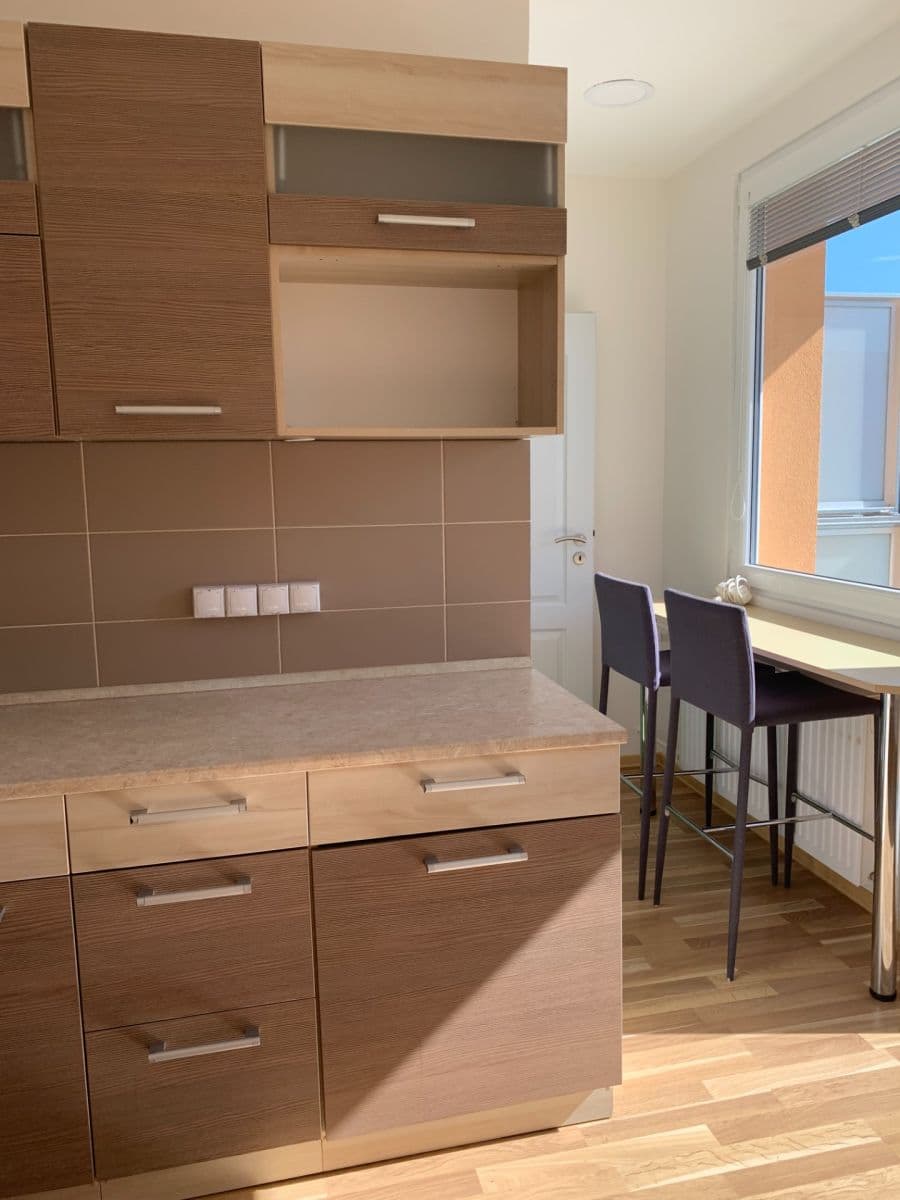 2 bedroom flat to rent, 50 m², sídliště U Nádraží, Jindřichův Hradec, Jihočeský Region 2 bedroom flat to rent, 50 m², sídliště U Nádraží, Jindřichův Hradec, Jihočeský Region