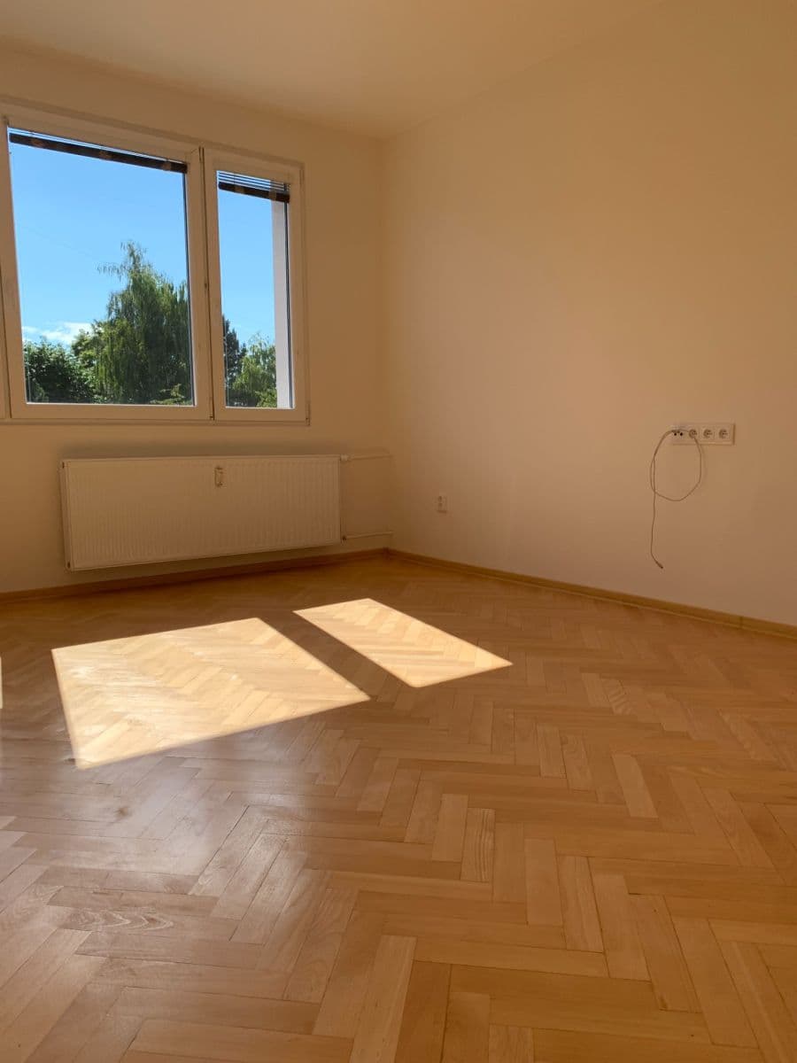 2 bedroom flat to rent, 50 m², sídliště U Nádraží, Jindřichův Hradec, Jihočeský Region 2 bedroom flat to rent, 50 m², sídliště U Nádraží, Jindřichův Hradec, Jihočeský Region