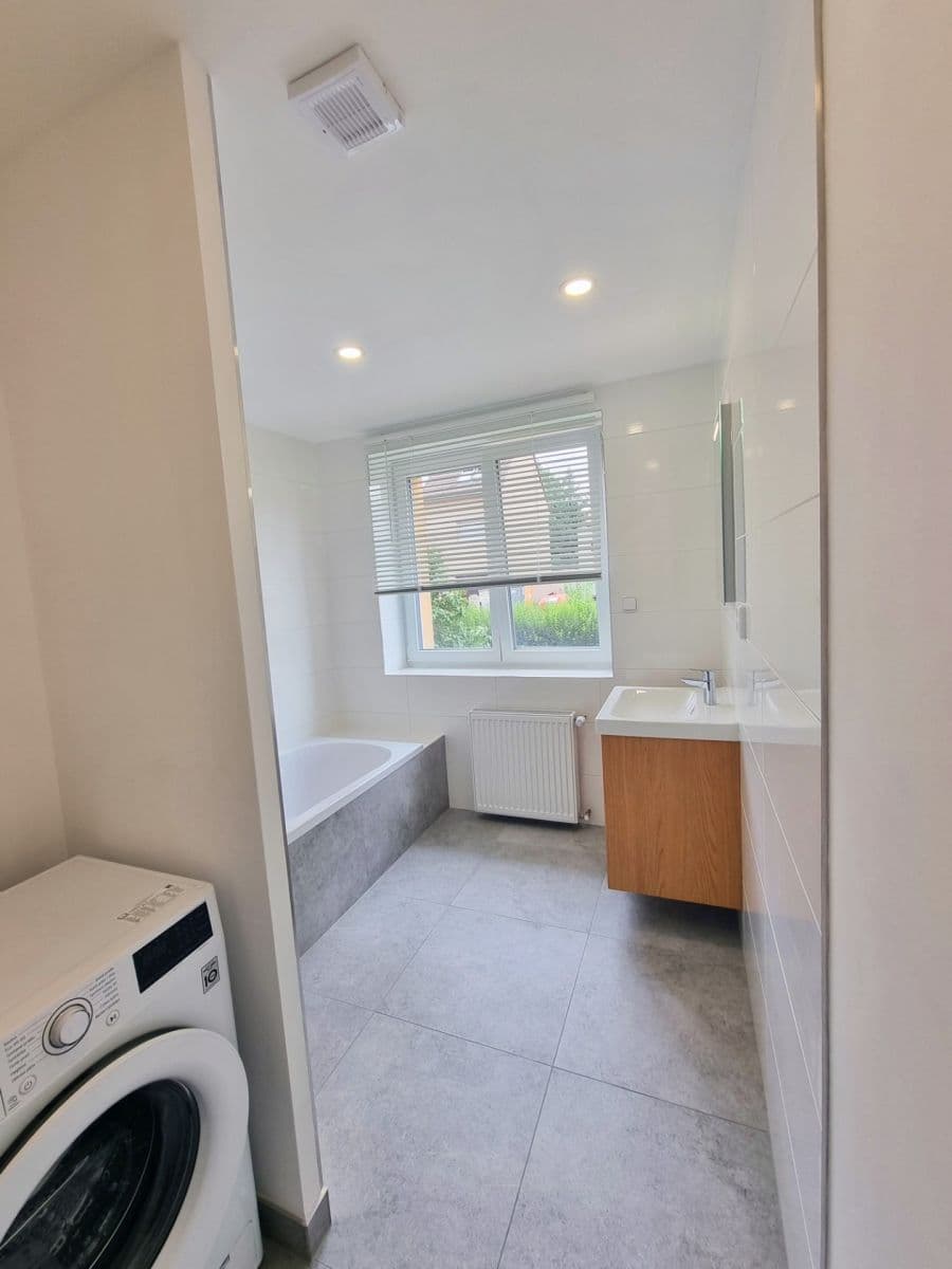 2 bedroom with open-plan kitchen flat for sale, 64 m², Klánovická, Prague, Prague 2 bedroom with open-plan kitchen flat for sale, 64 m², Klánovická, Prague, Prague