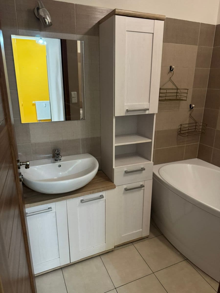 1 bedroom with open-plan kitchen flat to rent, 45 m², Okružní, Planá nad Lužnicí, Jihočeský Region 1 bedroom with open-plan kitchen flat to rent, 45 m², Okružní, Planá nad Lužnicí, Jihočeský Region