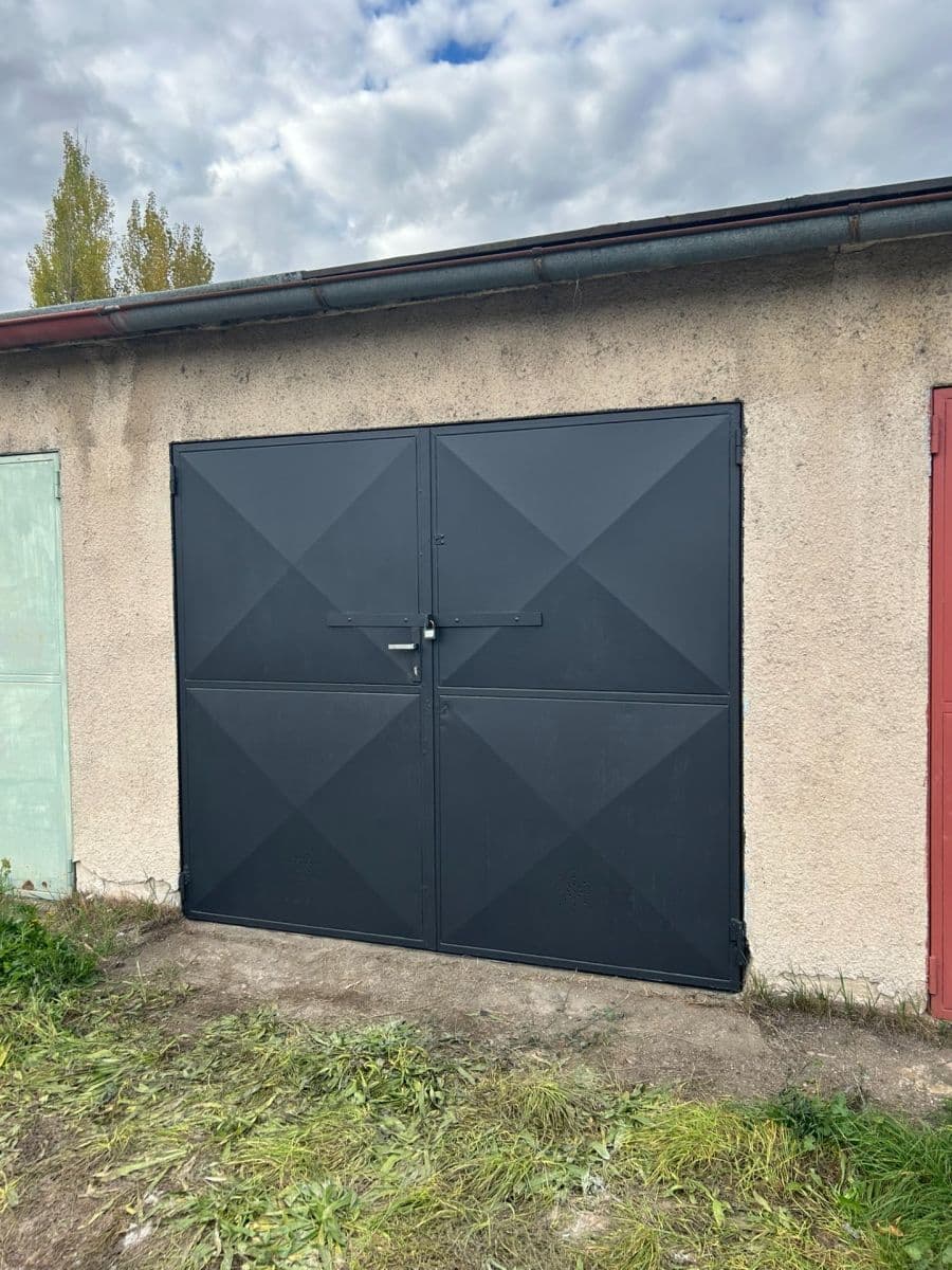 garage for sale, 18 m², Mladá Boleslav, Středočeský Region garage for sale, 18 m², Mladá Boleslav, Středočeský Region