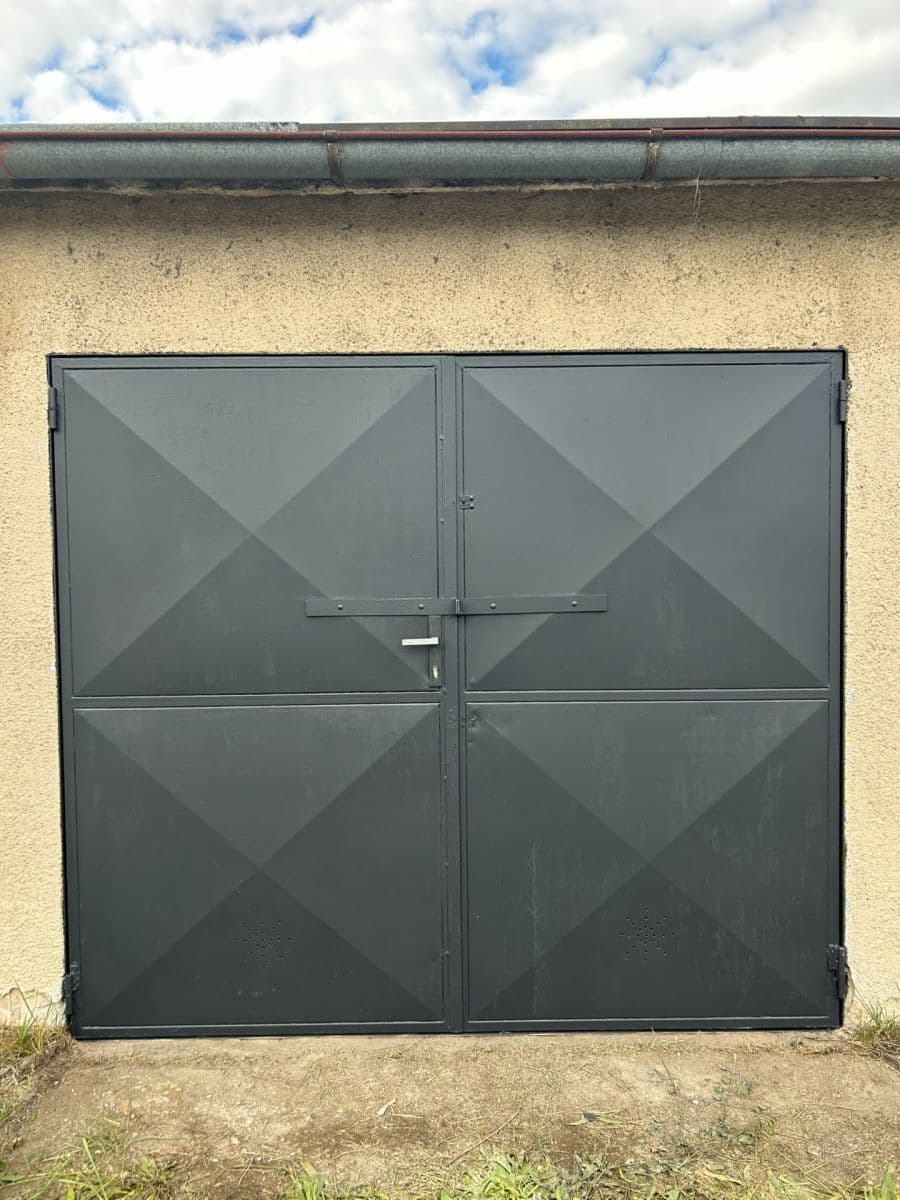 garage for sale, 18 m², Mladá Boleslav, Středočeský Region garage for sale, 18 m², Mladá Boleslav, Středočeský Region