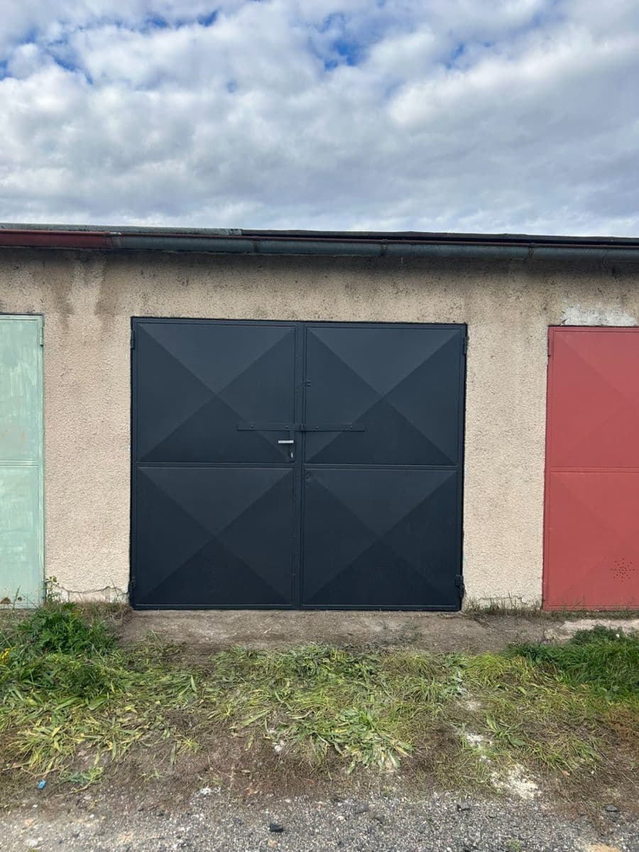 garage for sale, 18 m², Mladá Boleslav, Středočeský Region garage for sale, 18 m², Mladá Boleslav, Středočeský Region