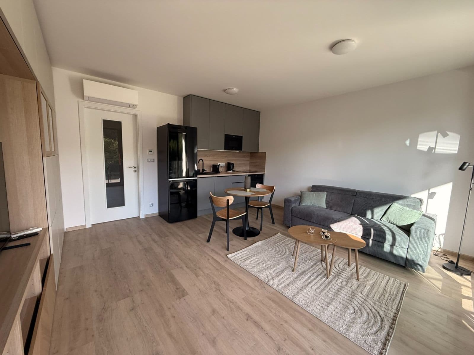 Studio flat to rent, 33 m², Lučištníků, Prague, Prague Studio flat to rent, 33 m², Lučištníků, Prague, Prague