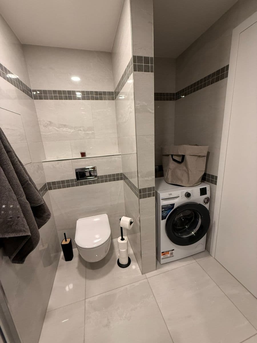 Studio flat to rent, 33 m², Lučištníků, Prague, Prague Studio flat to rent, 33 m², Lučištníků, Prague, Prague