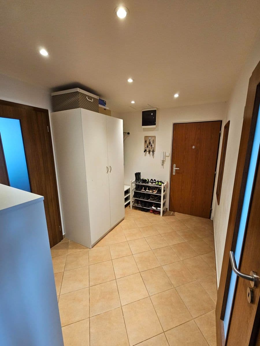 2 bedroom with open-plan kitchen flat to rent, 63 m², Kotorská, Prague, Prague 2 bedroom with open-plan kitchen flat to rent, 63 m², Kotorská, Prague, Prague