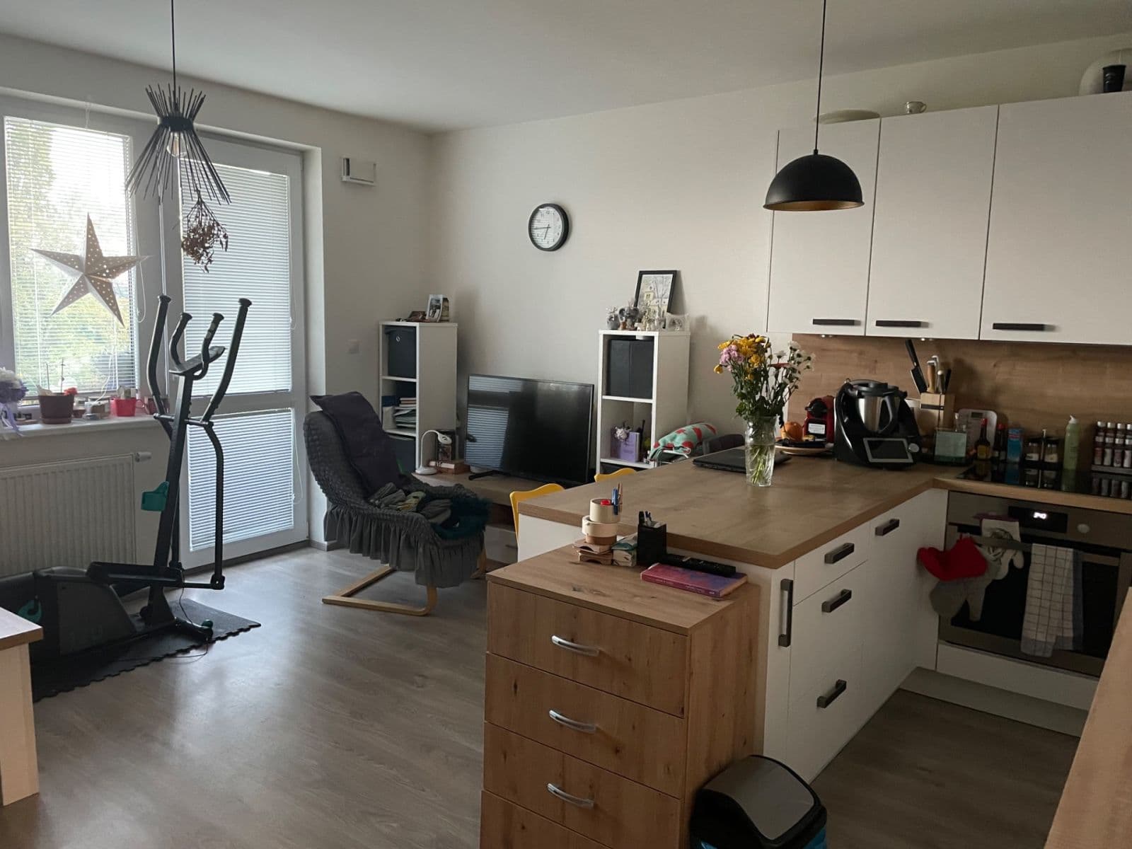 Studio flat to rent, 38 m², Velvarská, Horoměřice, Středočeský Region Studio flat to rent, 38 m², Velvarská, Horoměřice, Středočeský Region