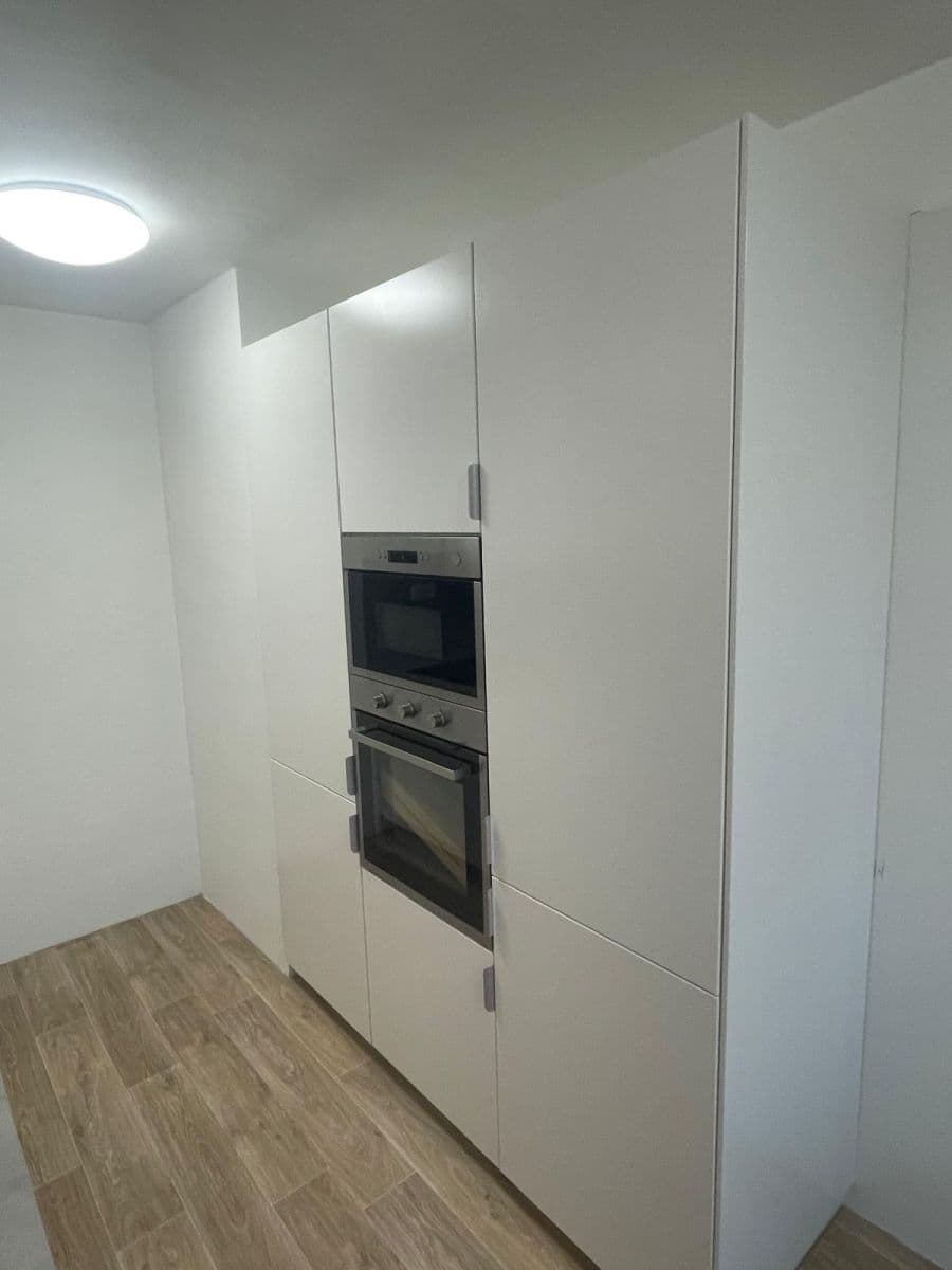 3 bedroom flat to rent, 73 m², Markušova, Prague, Prague 3 bedroom flat to rent, 73 m², Markušova, Prague, Prague