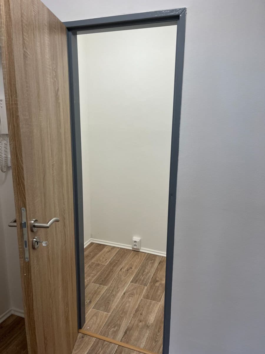 3 bedroom flat to rent, 73 m², Markušova, Prague, Prague 3 bedroom flat to rent, 73 m², Markušova, Prague, Prague