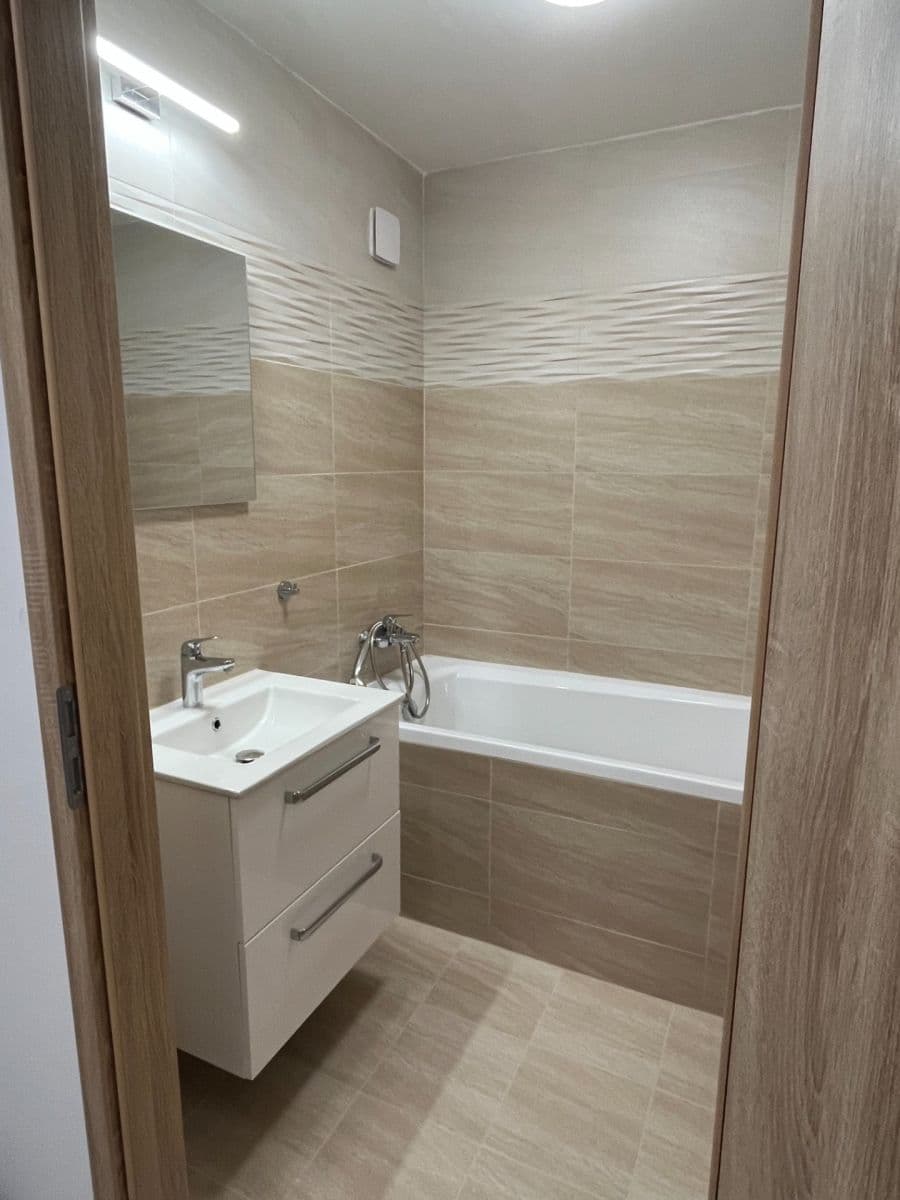 3 bedroom flat to rent, 73 m², Markušova, Prague, Prague 3 bedroom flat to rent, 73 m², Markušova, Prague, Prague