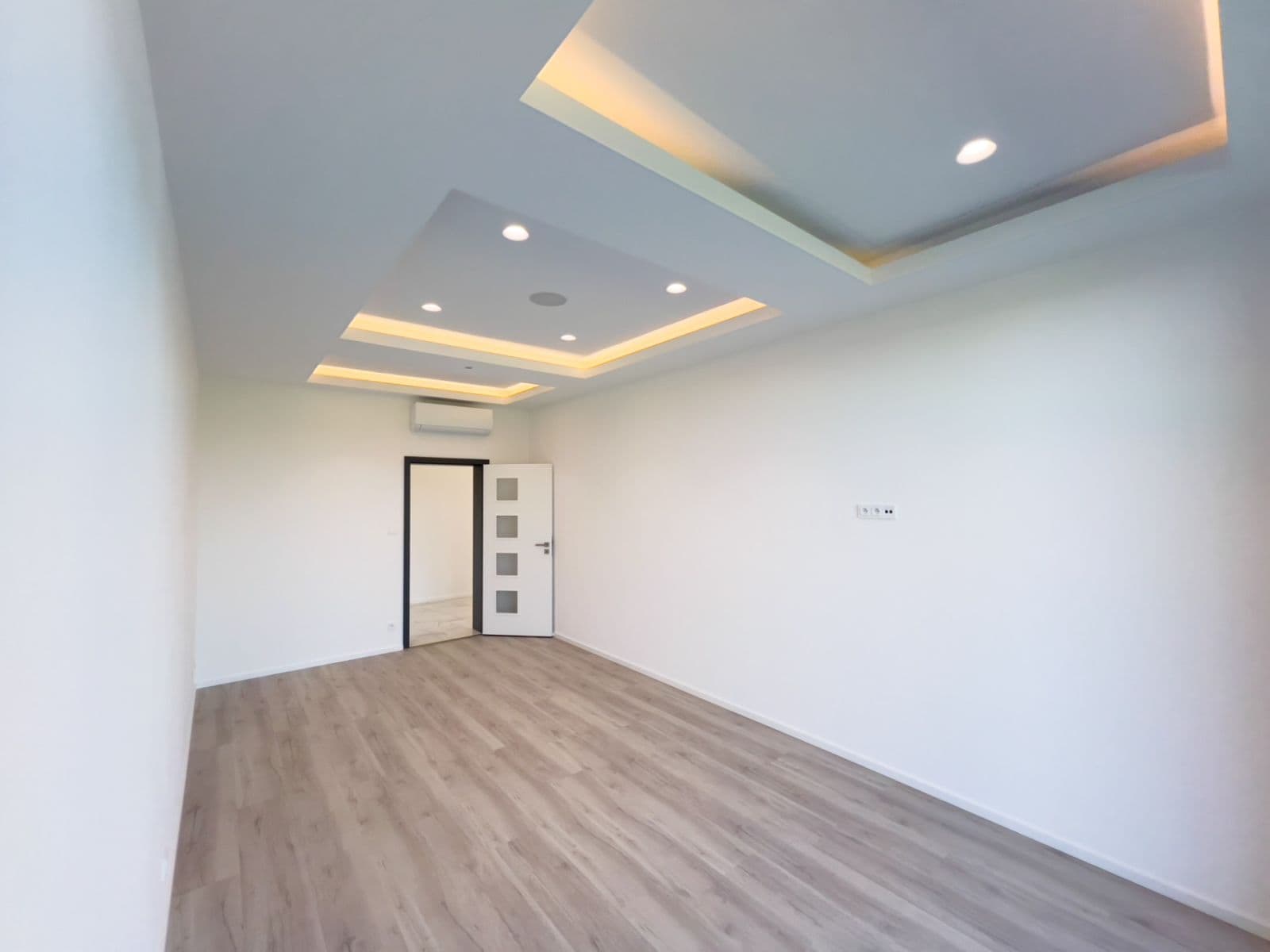 house for sale, 280 m², Oblouková, Všestary, Středočeský Region house for sale, 280 m², Oblouková, Všestary, Středočeský Region