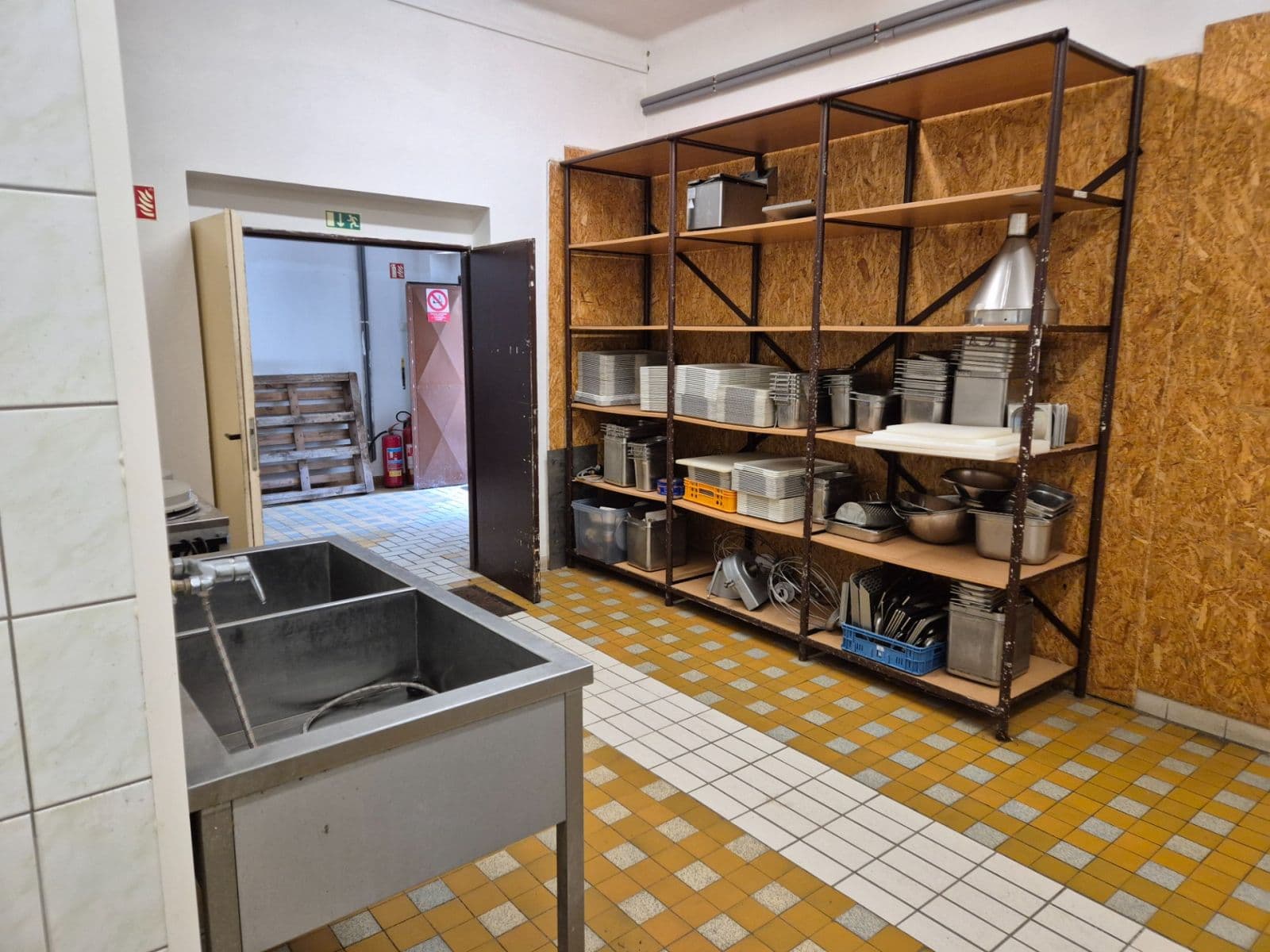 non-residential property for sale, 450 m², Lomní, Trutnov, Královéhradecký Region non-residential property for sale, 450 m², Lomní, Trutnov, Královéhradecký Region