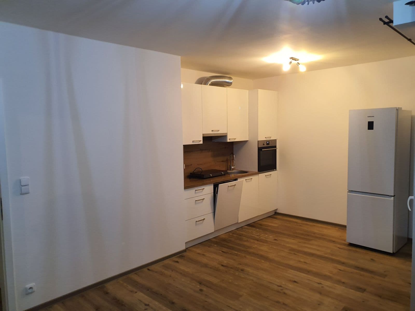 1 bedroom with open-plan kitchen flat to rent, 53 m², Ferrariho, Prague, Prague 1 bedroom with open-plan kitchen flat to rent, 53 m², Ferrariho, Prague, Prague