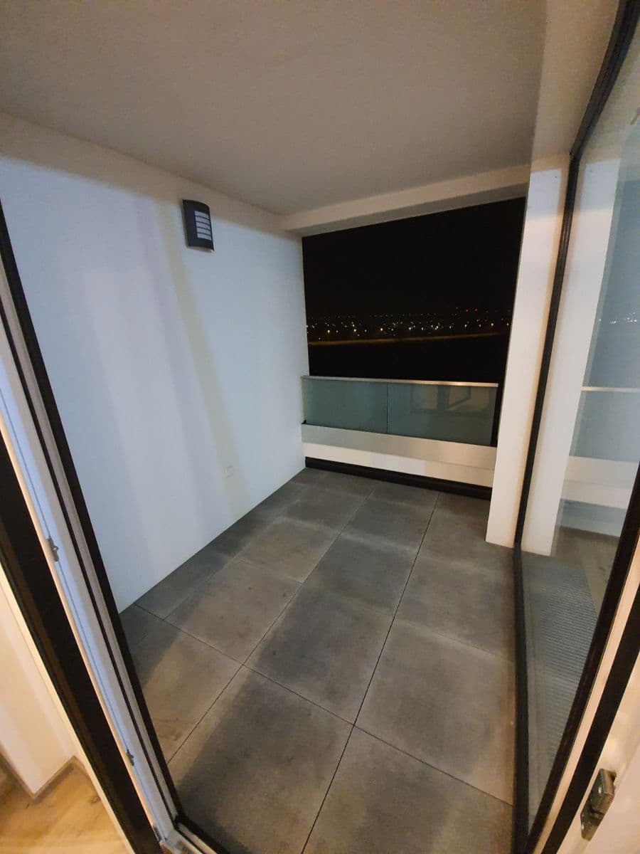 1 bedroom with open-plan kitchen flat to rent, 53 m², Ferrariho, Prague, Prague 1 bedroom with open-plan kitchen flat to rent, 53 m², Ferrariho, Prague, Prague