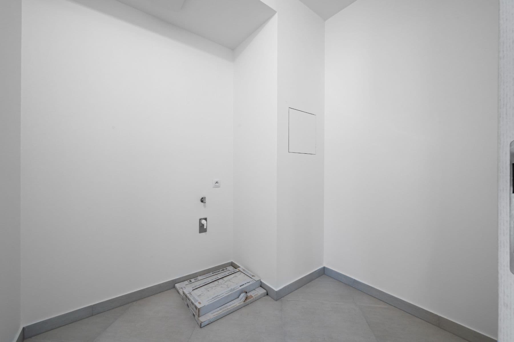 1 bedroom with open-plan kitchen flat to rent, 61 m², Vojenova, Prague, Prague 1 bedroom with open-plan kitchen flat to rent, 61 m², Vojenova, Prague, Prague