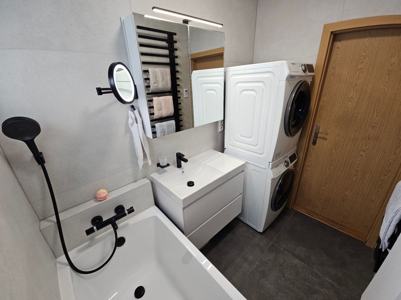 3 bedroom with open-plan kitchen flat for sale, 141 m², Sušilova, Prague, Prague 3 bedroom with open-plan kitchen flat for sale, 141 m², Sušilova, Prague, Prague