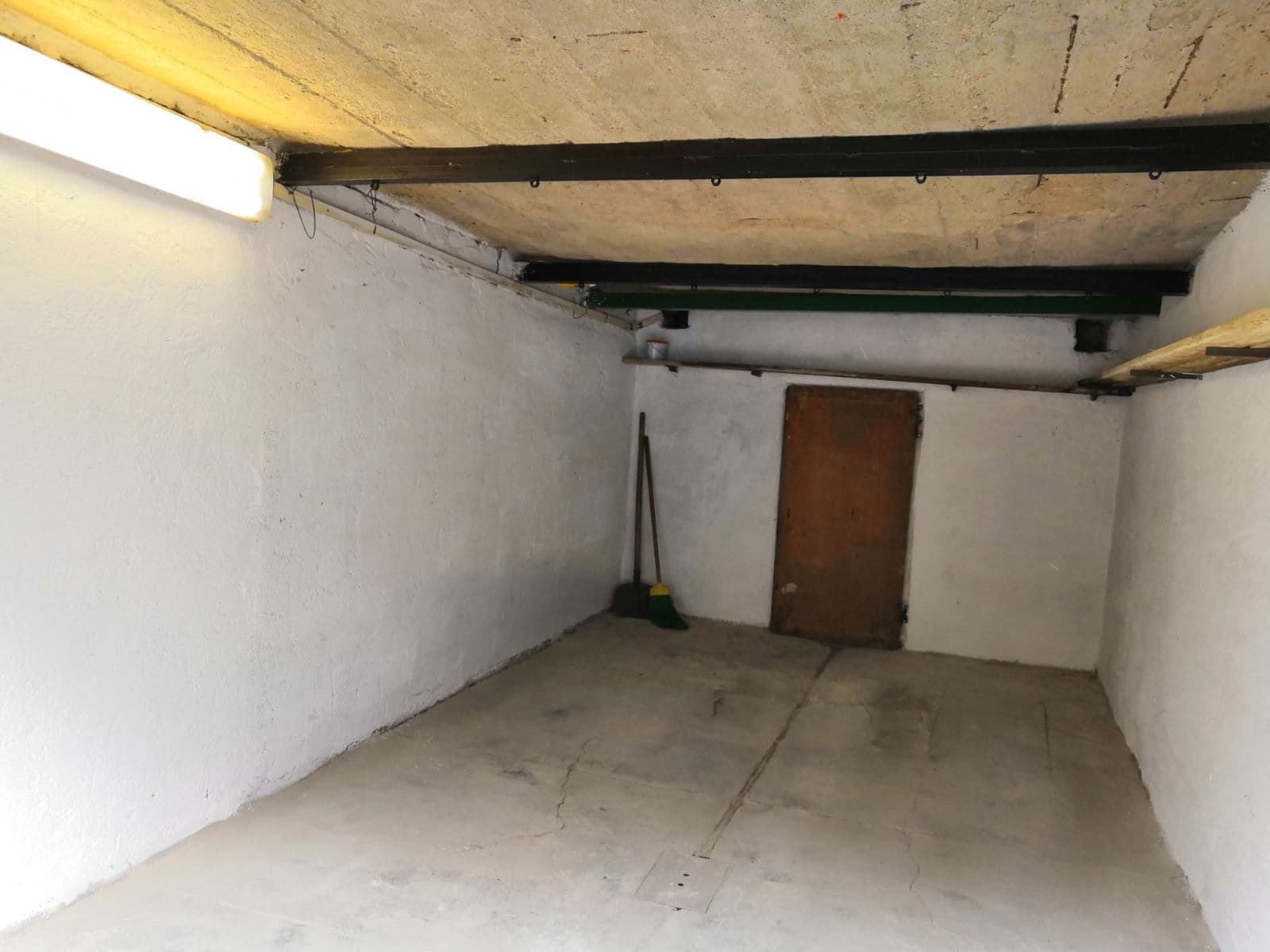 garage to rent, 17 m², Zeleného, Brno, Jihomoravský Region garage to rent, 17 m², Zeleného, Brno, Jihomoravský Region