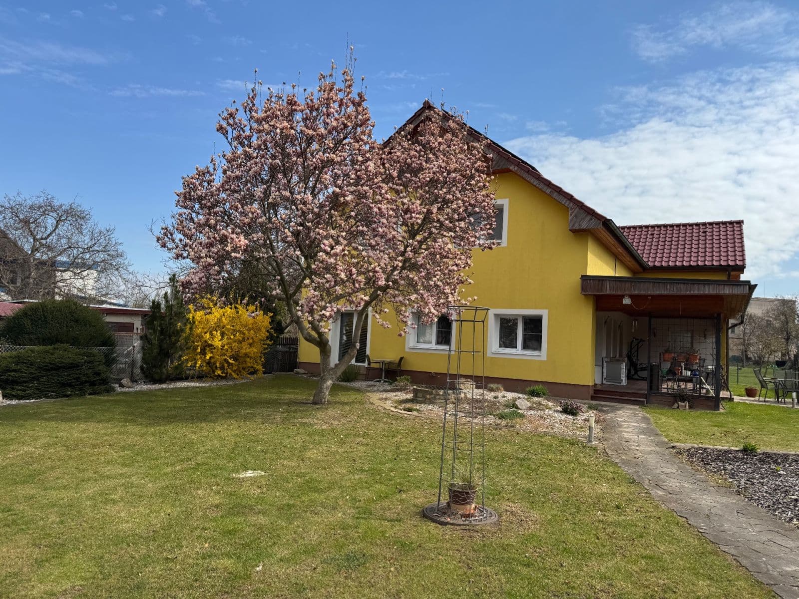 3 bedroom with open-plan kitchen flat to rent, 130 m², Na Slavíkově, Prague, Prague 3 bedroom with open-plan kitchen flat to rent, 130 m², Na Slavíkově, Prague, Prague