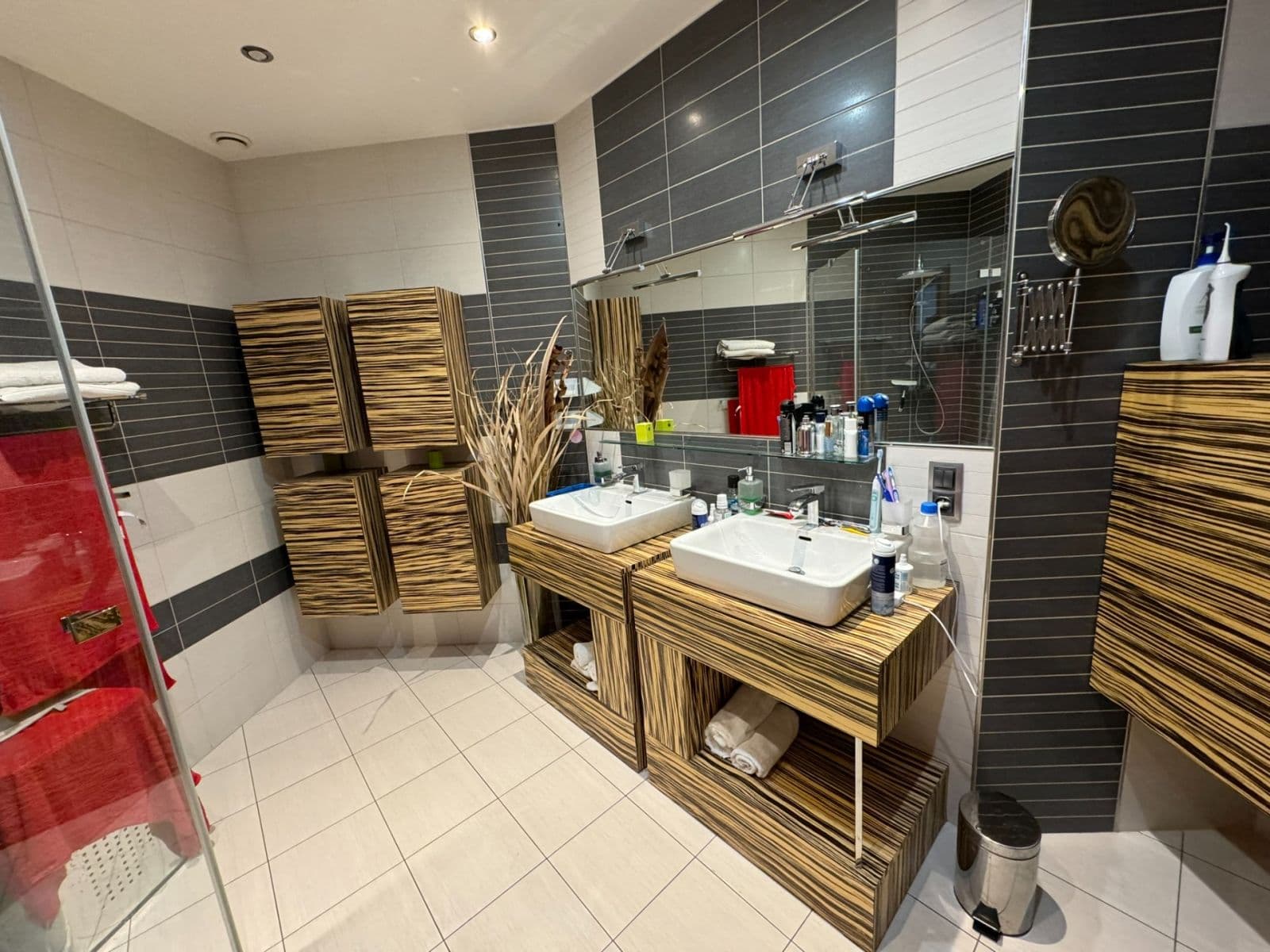 3 bedroom with open-plan kitchen flat to rent, 130 m², Na Slavíkově, Prague, Prague 3 bedroom with open-plan kitchen flat to rent, 130 m², Na Slavíkově, Prague, Prague