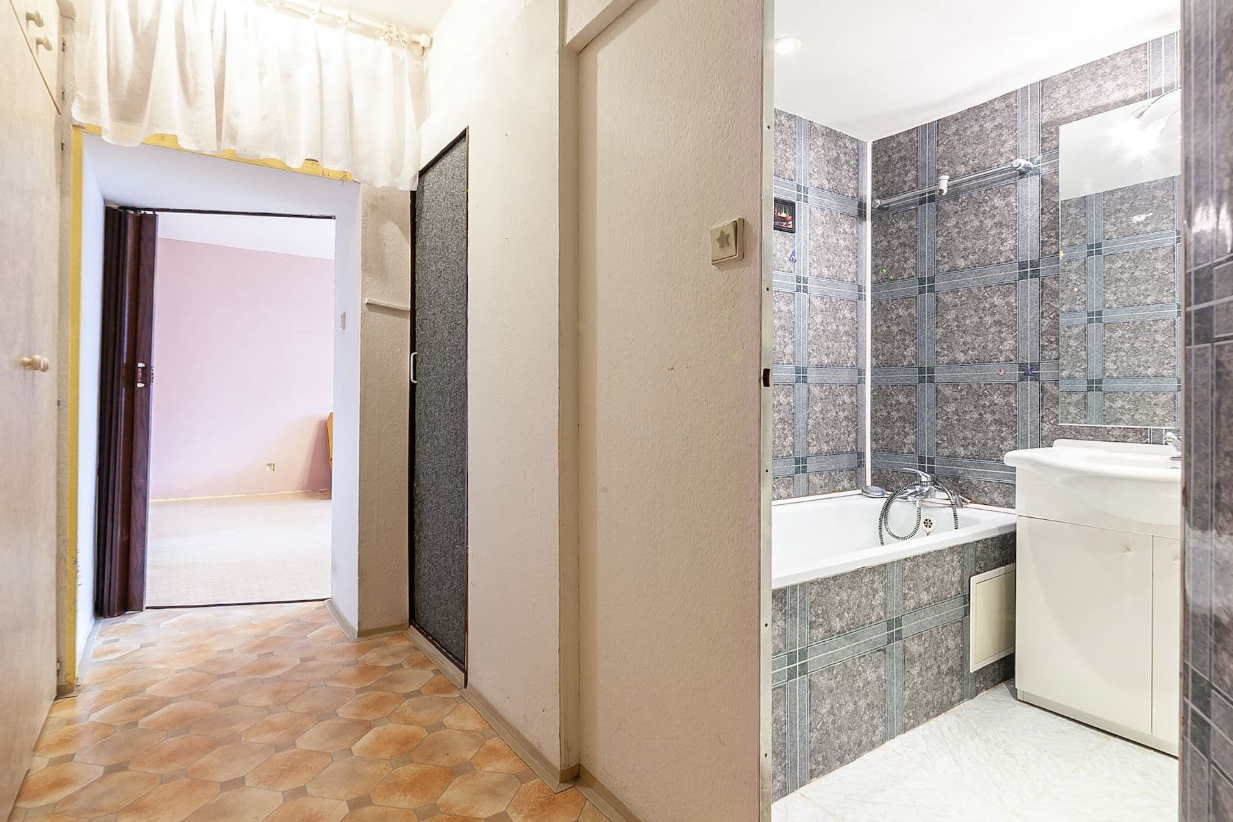 2 bedroom flat for sale, 58 m², Kamenný Přívoz, Středočeský Region 2 bedroom flat for sale, 58 m², Kamenný Přívoz, Středočeský Region