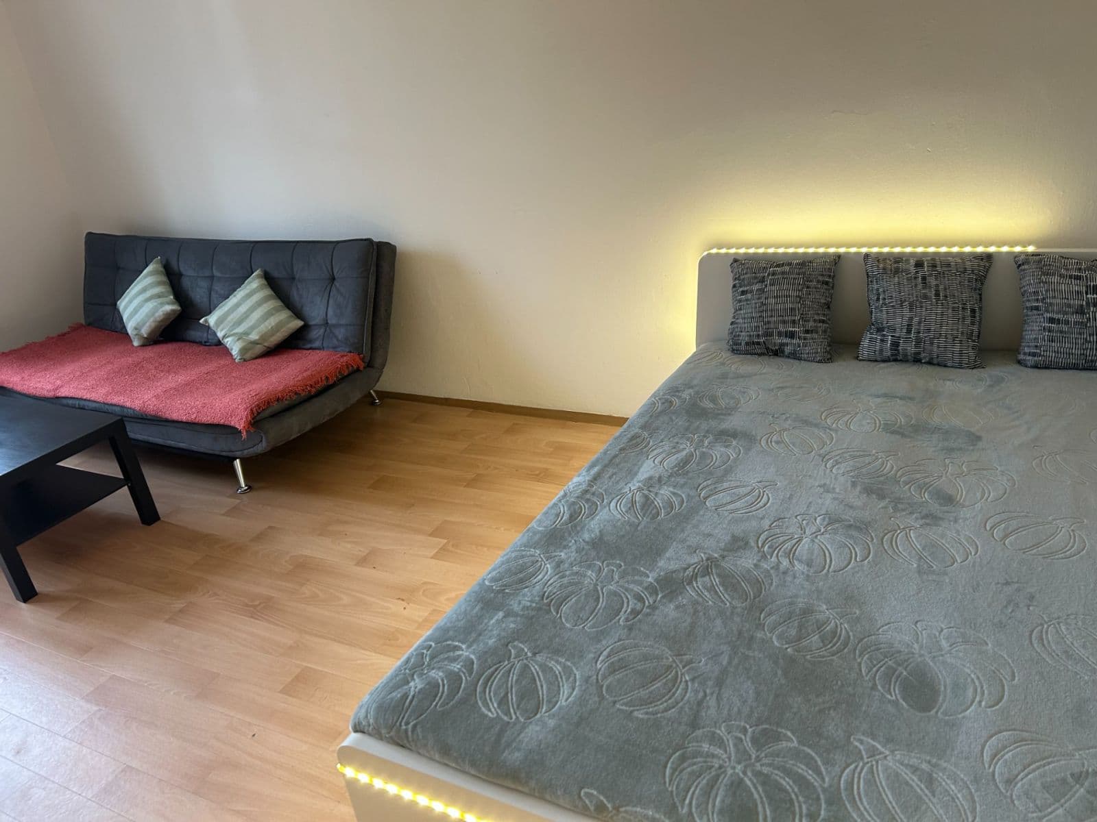1 bedroom with open-plan kitchen flat to rent, 53 m², Podolská, Prague, Prague 1 bedroom with open-plan kitchen flat to rent, 53 m², Podolská, Prague, Prague