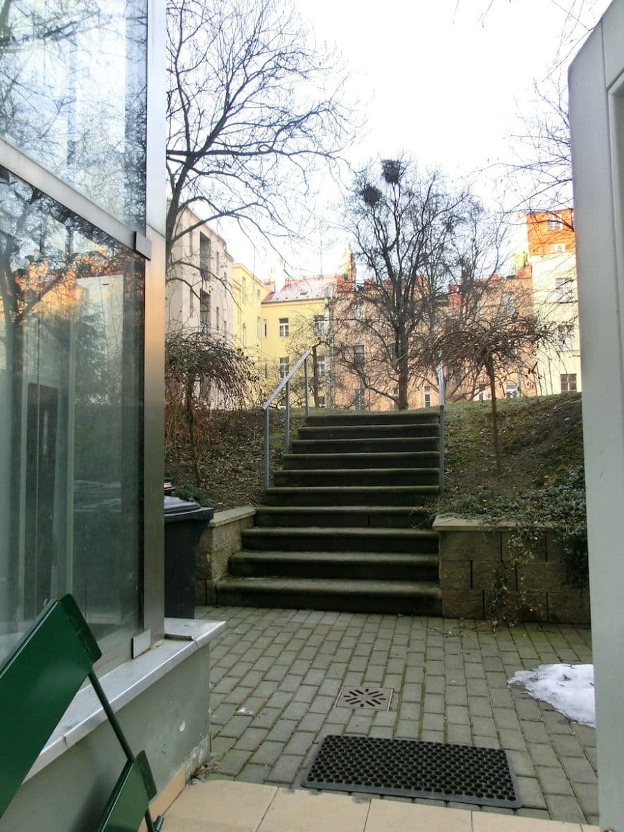 2 bedroom with open-plan kitchen flat to rent, 153 m², Korunní, Prague, Prague 2 bedroom with open-plan kitchen flat to rent, 153 m², Korunní, Prague, Prague