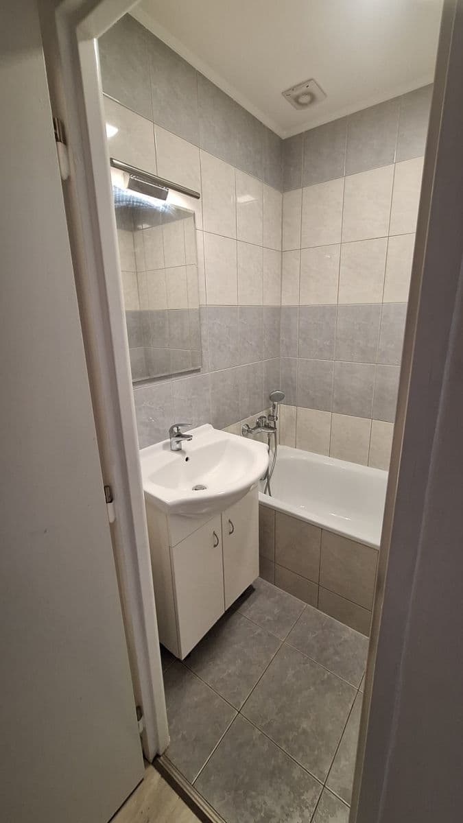 1 bedroom flat to rent, 36 m², Májová, Ostrov, Karlovarský Region 1 bedroom flat to rent, 36 m², Májová, Ostrov, Karlovarský Region