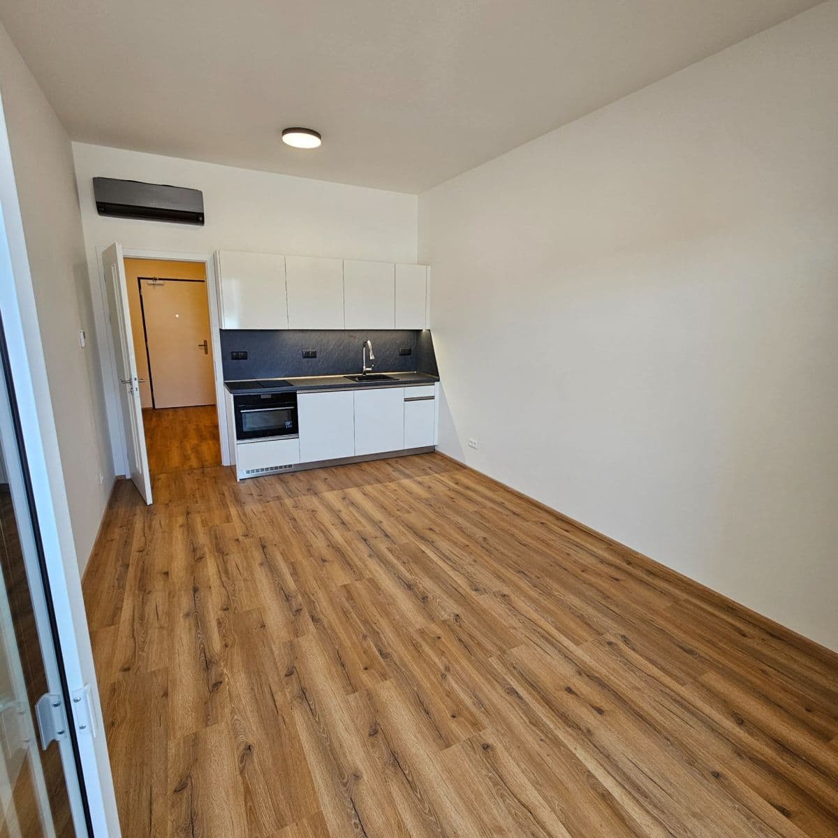Studio flat to rent, 29 m², Komárovská, Brno, Jihomoravský Region Studio flat to rent, 29 m², Komárovská, Brno, Jihomoravský Region