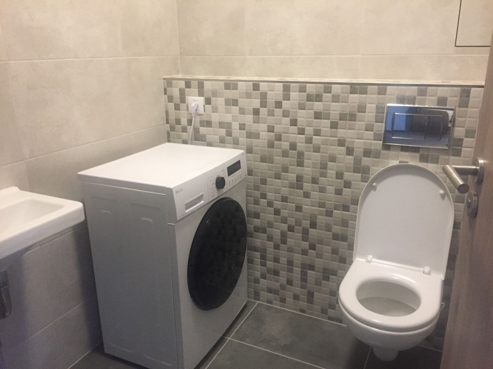 1 bedroom with open-plan kitchen flat to rent, 56 m², Sazovická, Prague, Prague 1 bedroom with open-plan kitchen flat to rent, 56 m², Sazovická, Prague, Prague