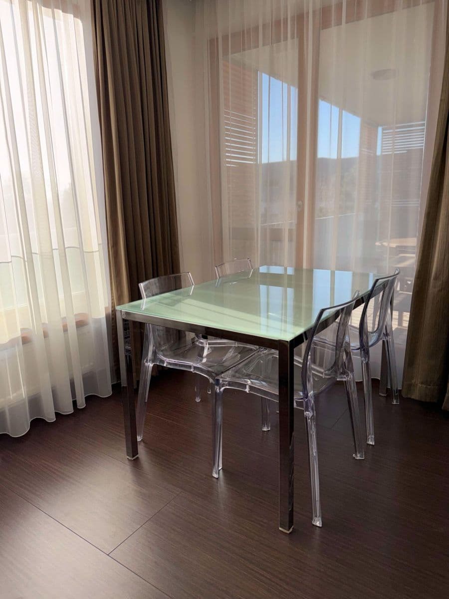 3 bedroom with open-plan kitchen flat to rent, 90 m², Generála Šišky, Prague, Prague 3 bedroom with open-plan kitchen flat to rent, 90 m², Generála Šišky, Prague, Prague