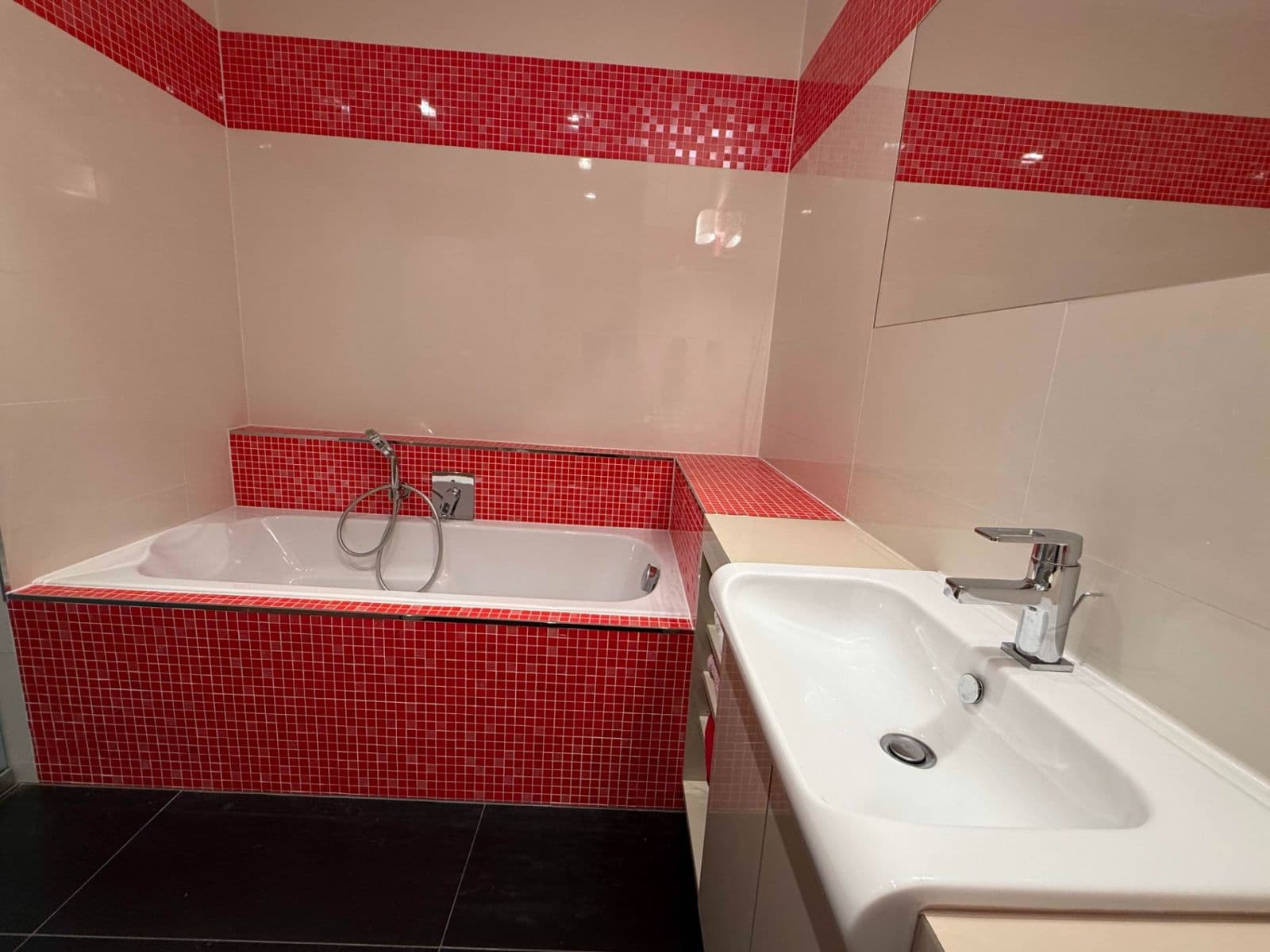 3 bedroom with open-plan kitchen flat to rent, 90 m², Generála Šišky, Prague, Prague 3 bedroom with open-plan kitchen flat to rent, 90 m², Generála Šišky, Prague, Prague