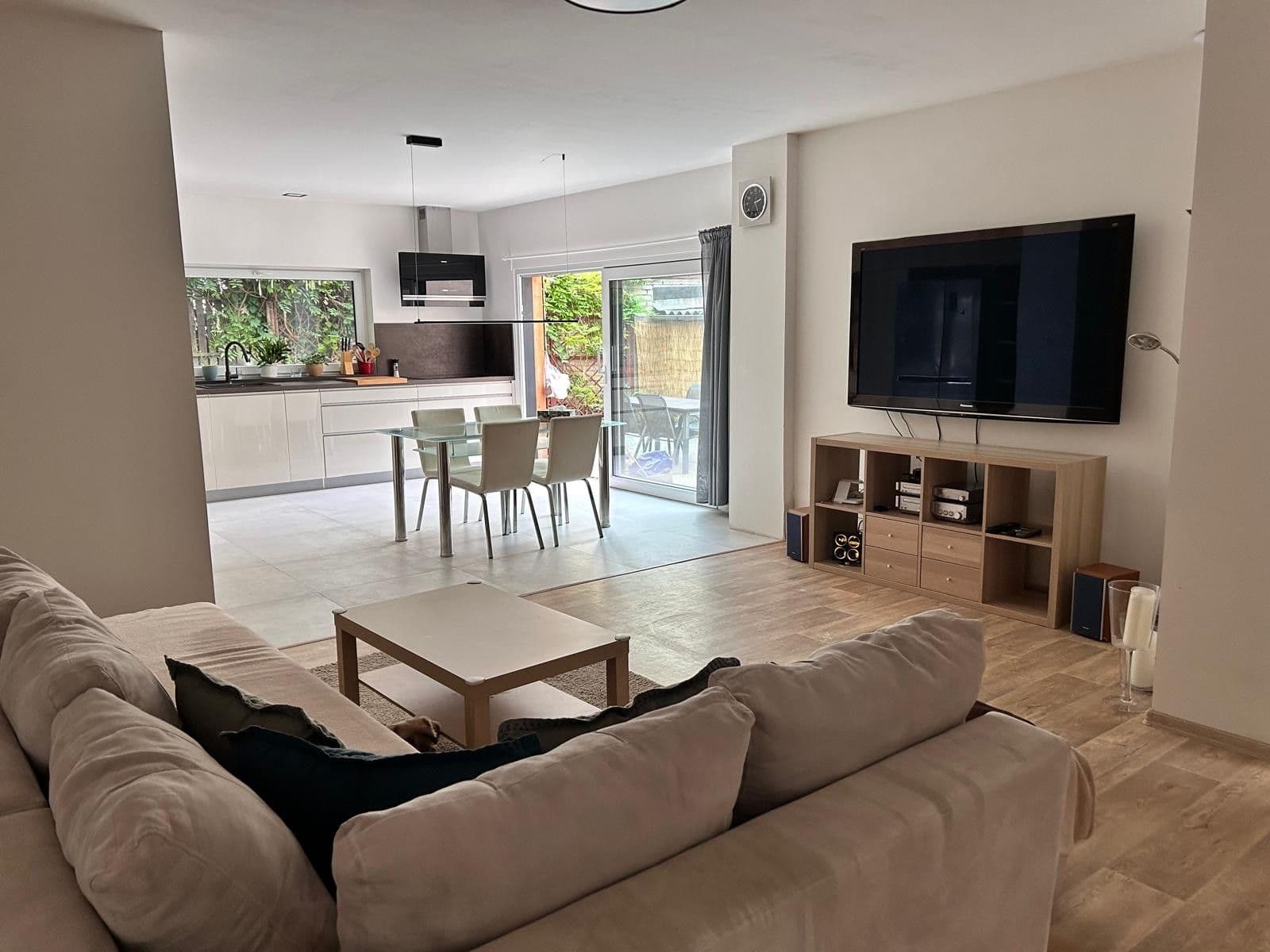 3 bedroom with open-plan kitchen flat to rent, 119 m², U Boroviček, Prague, Prague 3 bedroom with open-plan kitchen flat to rent, 119 m², U Boroviček, Prague, Prague