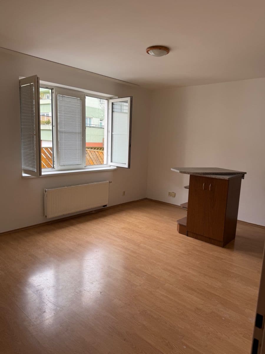 Studio flat to rent, 31 m², Adamcova, Brno, Jihomoravský Region Studio flat to rent, 31 m², Adamcova, Brno, Jihomoravský Region