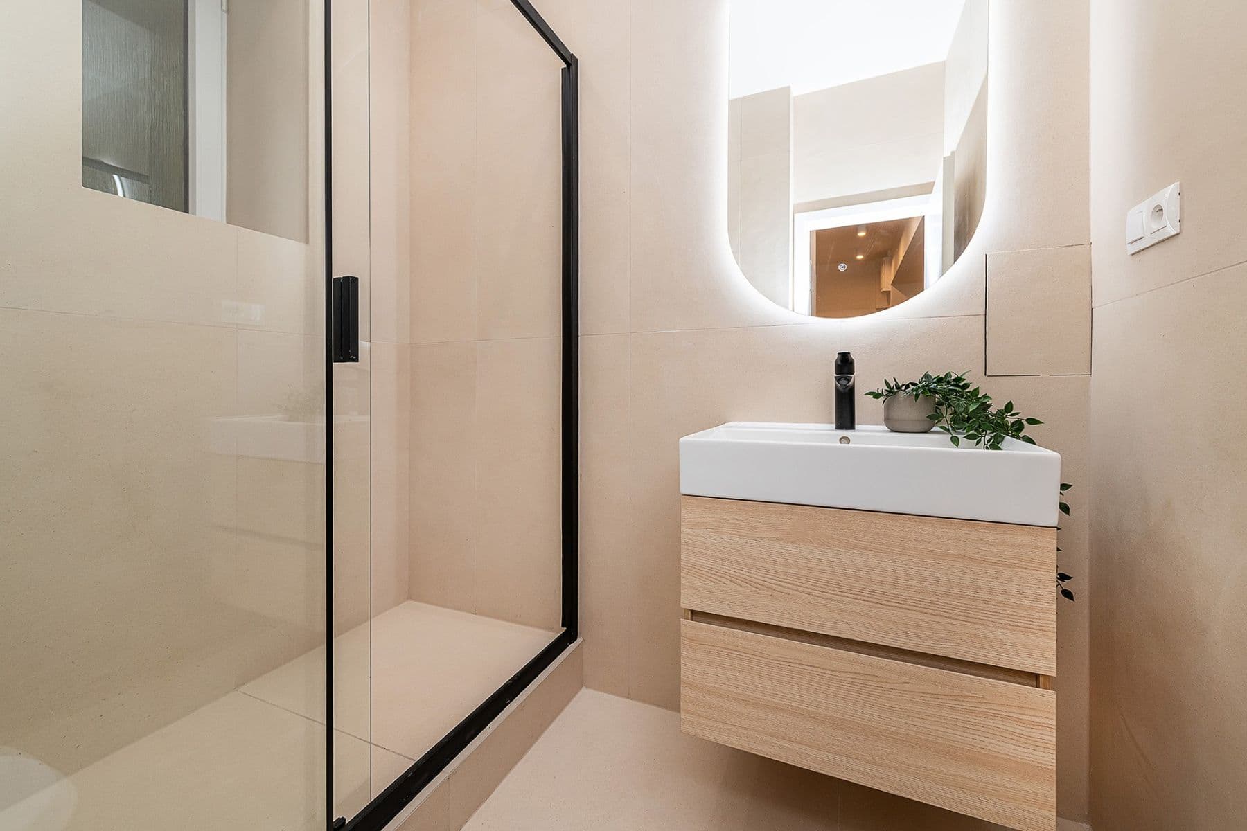 2 bedroom with open-plan kitchen flat for sale, 82 m², Osadní, Prague, Prague 2 bedroom with open-plan kitchen flat for sale, 82 m², Osadní, Prague, Prague