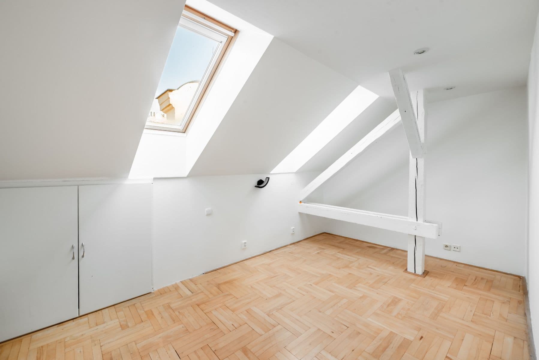 2 bedroom with open-plan kitchen flat for sale, 98 m², Oldřichova, Prague, Prague 2 bedroom with open-plan kitchen flat for sale, 98 m², Oldřichova, Prague, Prague