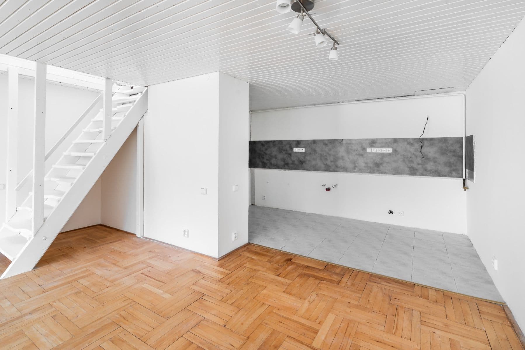 2 bedroom with open-plan kitchen flat for sale, 98 m², Oldřichova, Prague, Prague 2 bedroom with open-plan kitchen flat for sale, 98 m², Oldřichova, Prague, Prague