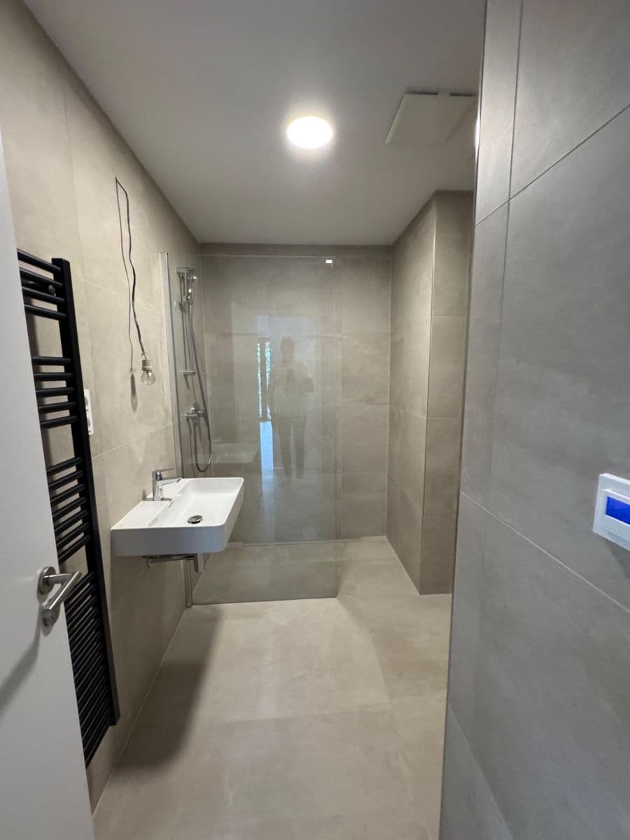 2 bedroom with open-plan kitchen flat to rent, 83 m², Mnatova, Prague, Prague 2 bedroom with open-plan kitchen flat to rent, 83 m², Mnatova, Prague, Prague