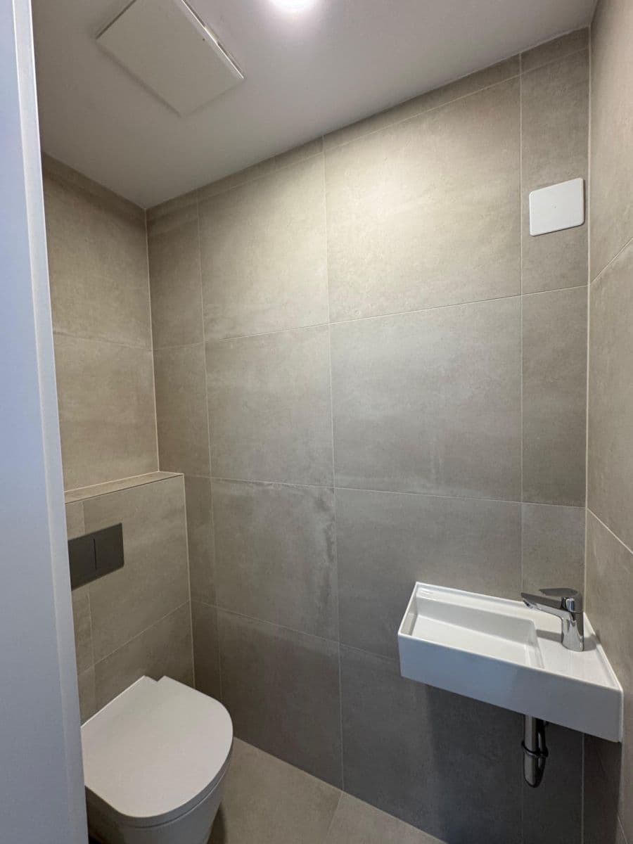 2 bedroom with open-plan kitchen flat to rent, 83 m², Mnatova, Prague, Prague 2 bedroom with open-plan kitchen flat to rent, 83 m², Mnatova, Prague, Prague