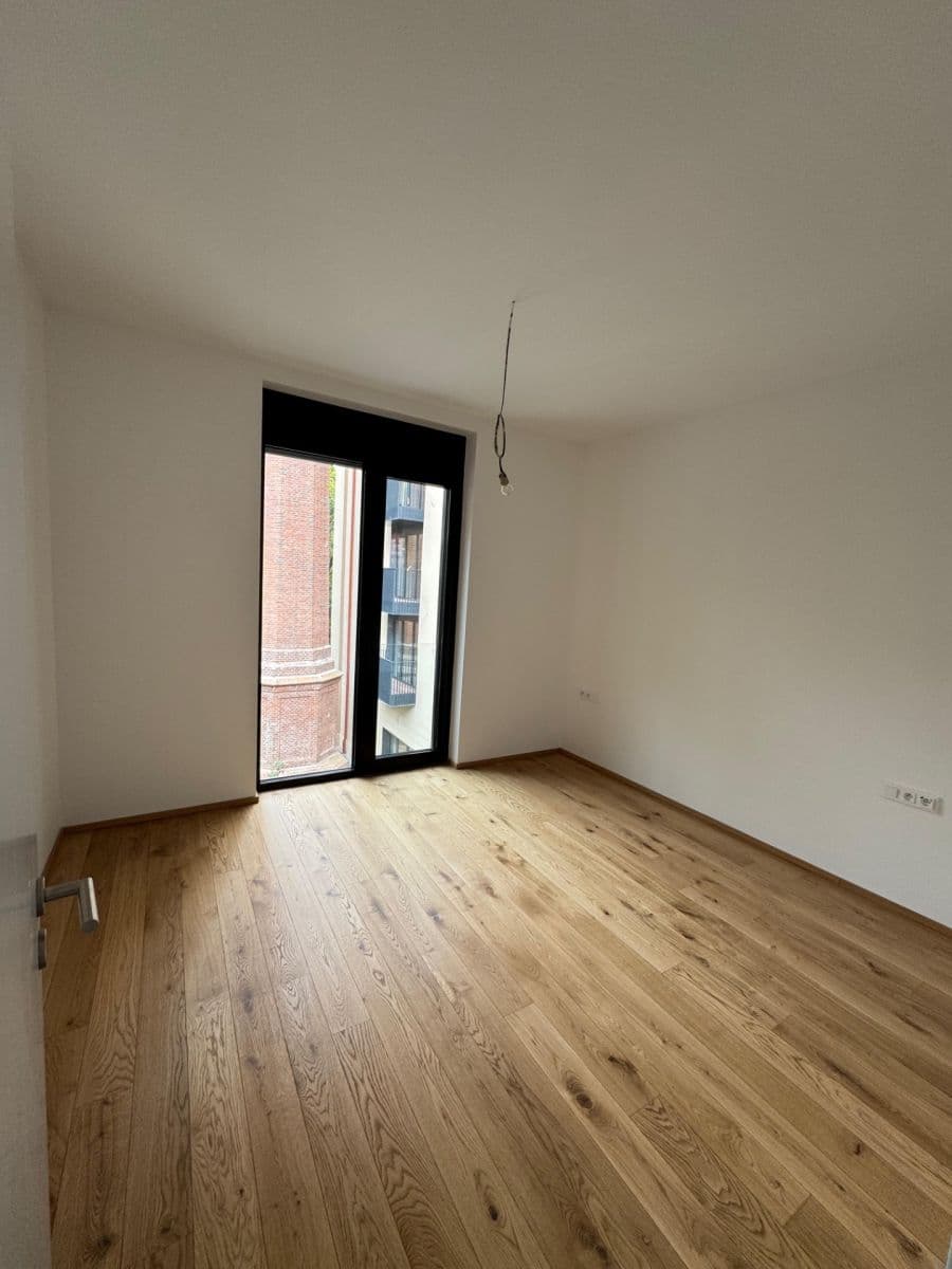2 bedroom with open-plan kitchen flat to rent, 83 m², Mnatova, Prague, Prague 2 bedroom with open-plan kitchen flat to rent, 83 m², Mnatova, Prague, Prague
