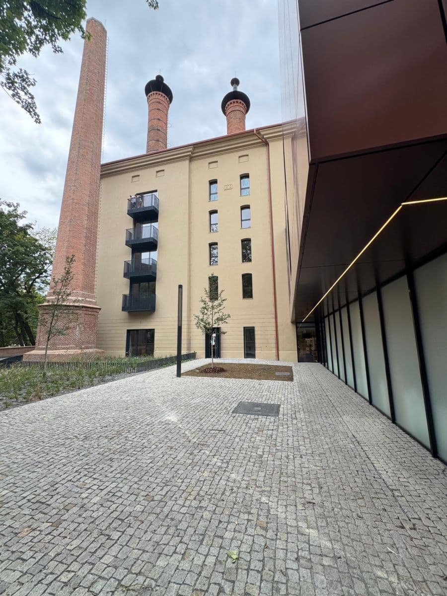 2 bedroom with open-plan kitchen flat to rent, 83 m², Mnatova, Prague, Prague 2 bedroom with open-plan kitchen flat to rent, 83 m², Mnatova, Prague, Prague