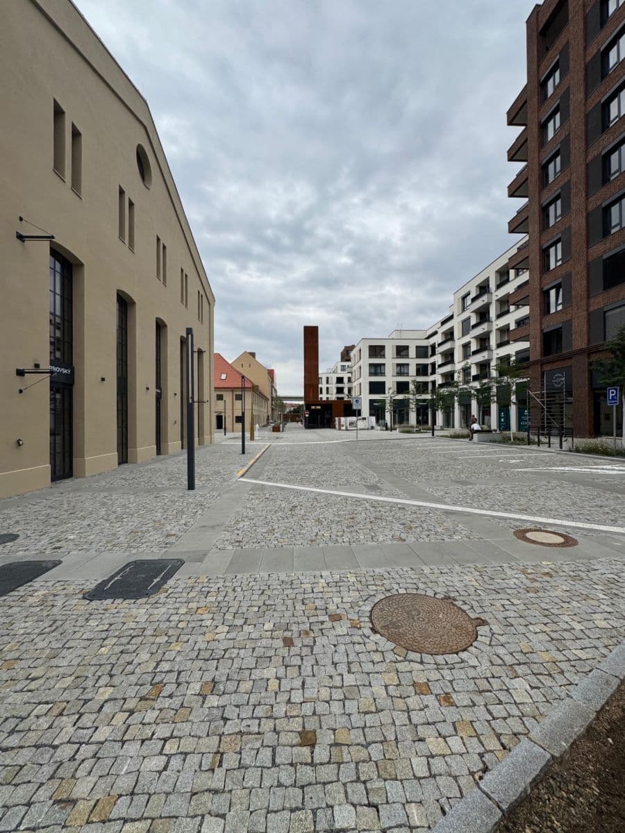 2 bedroom with open-plan kitchen flat to rent, 83 m², Mnatova, Prague, Prague 2 bedroom with open-plan kitchen flat to rent, 83 m², Mnatova, Prague, Prague